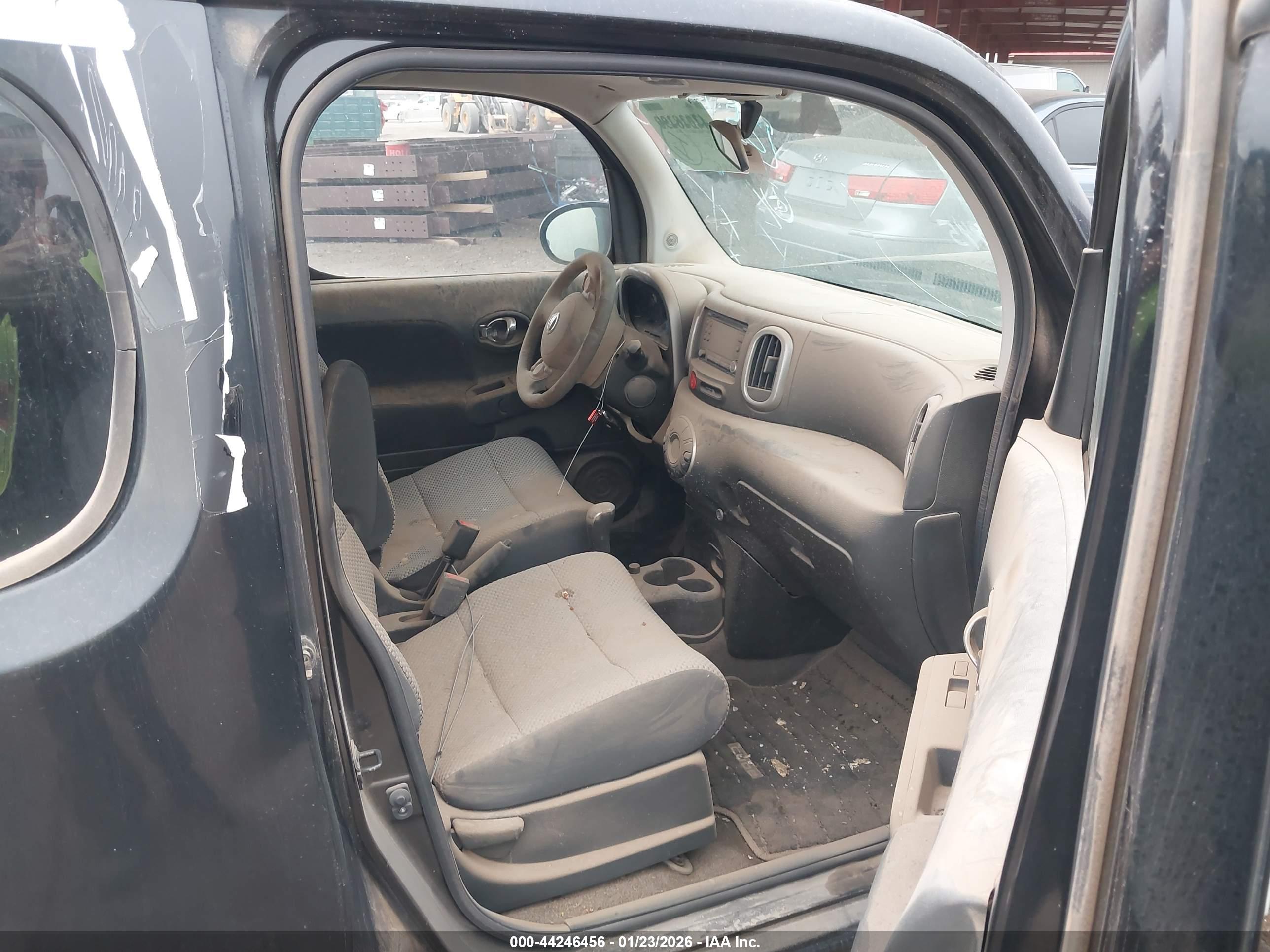 NISSAN CUBE image 5