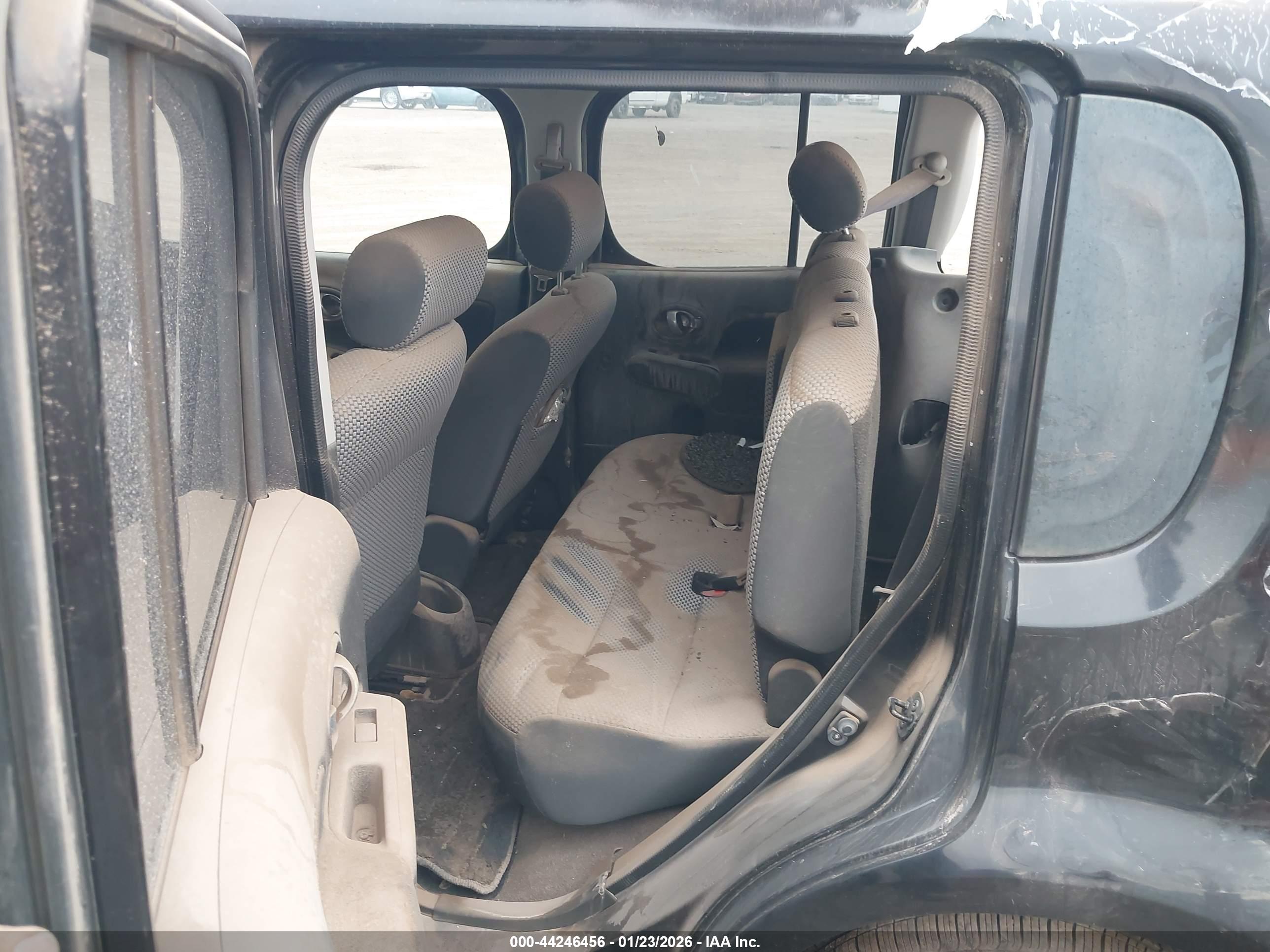 NISSAN CUBE image 8