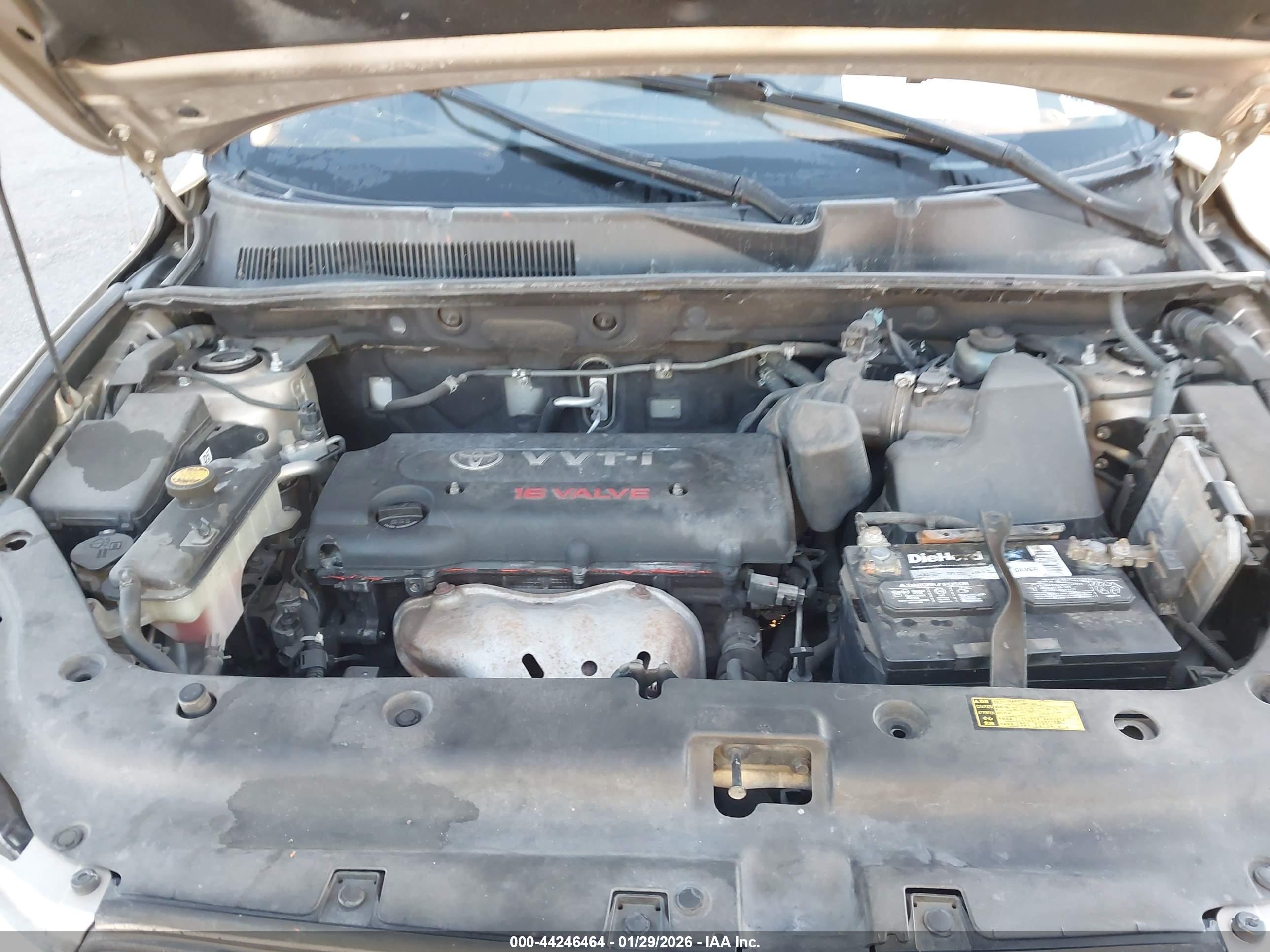 TOYOTA RAV4 image 10