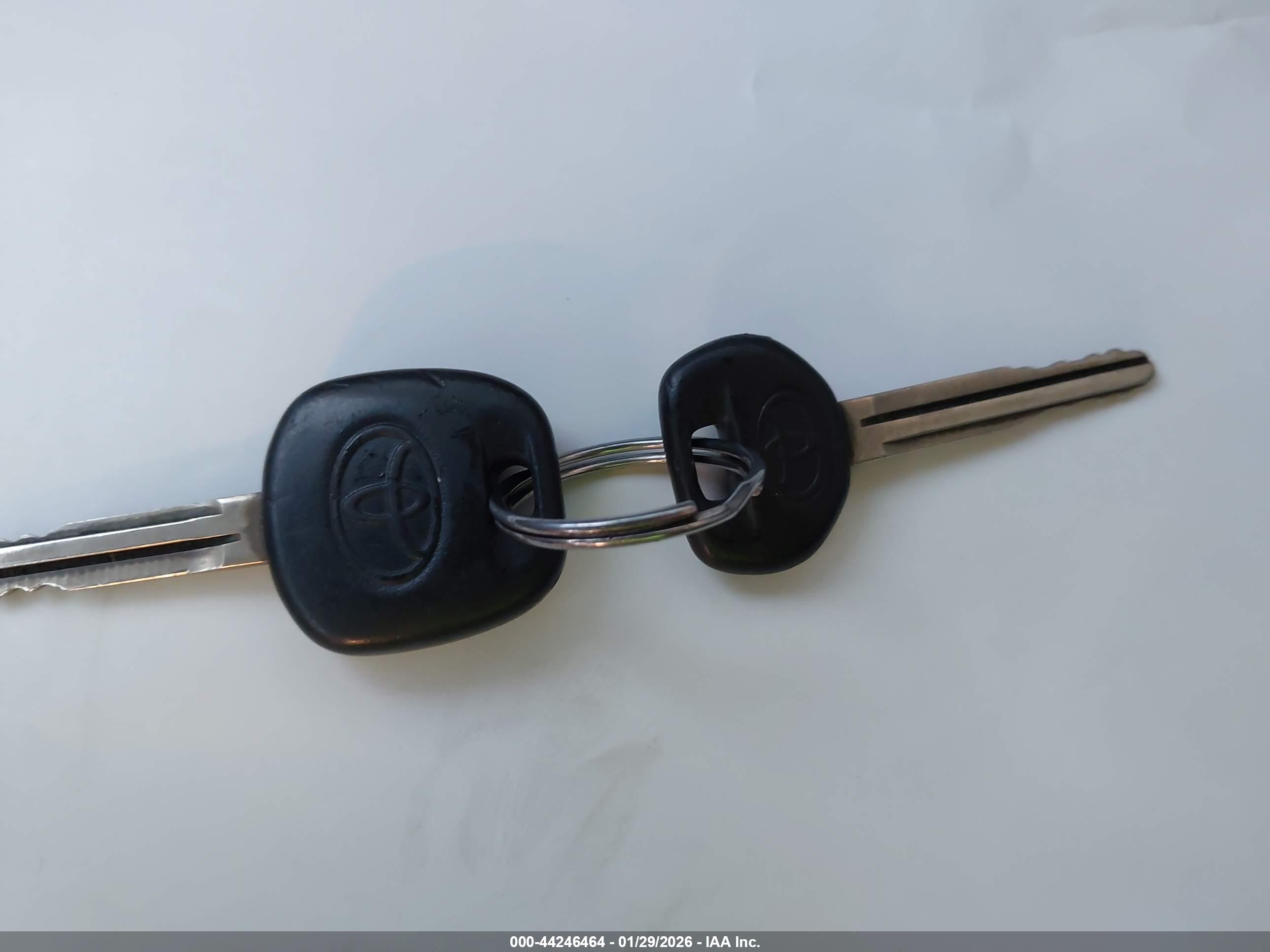 TOYOTA RAV4 image 11