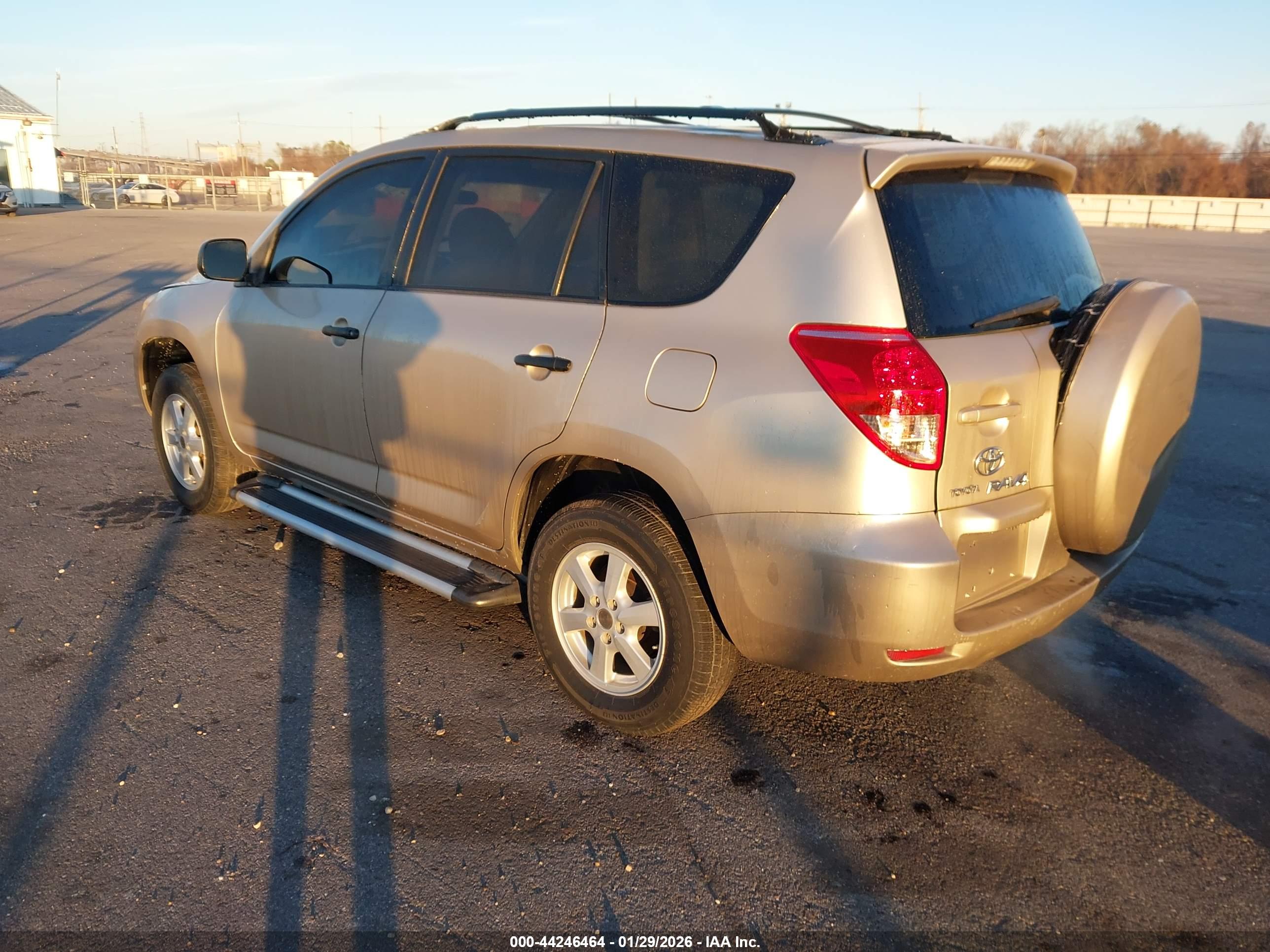 TOYOTA RAV4 image 3