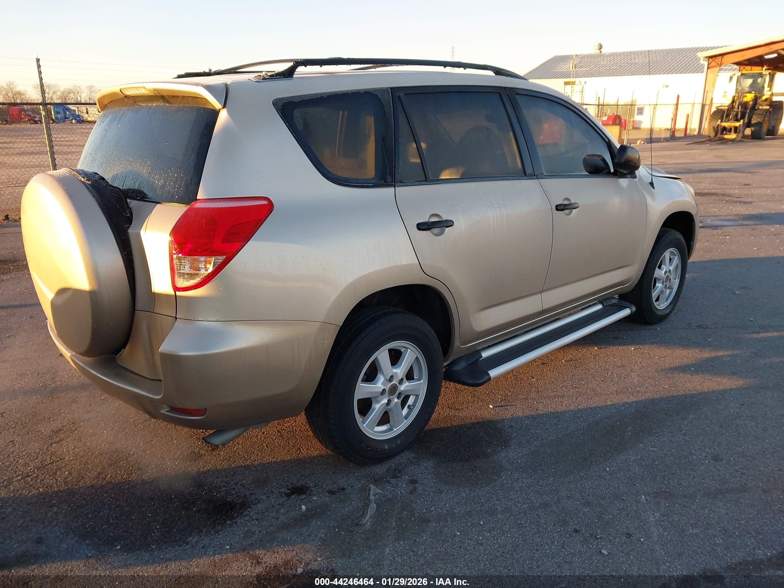 TOYOTA RAV4 image 4