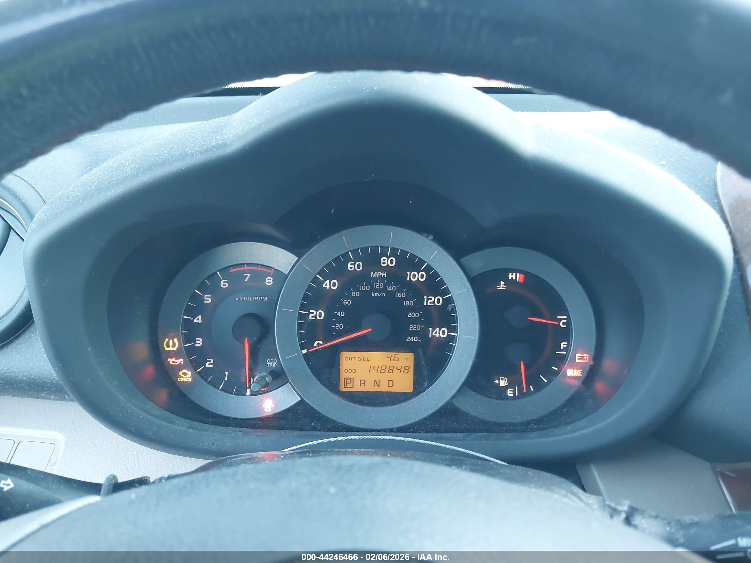 TOYOTA RAV4 image 7