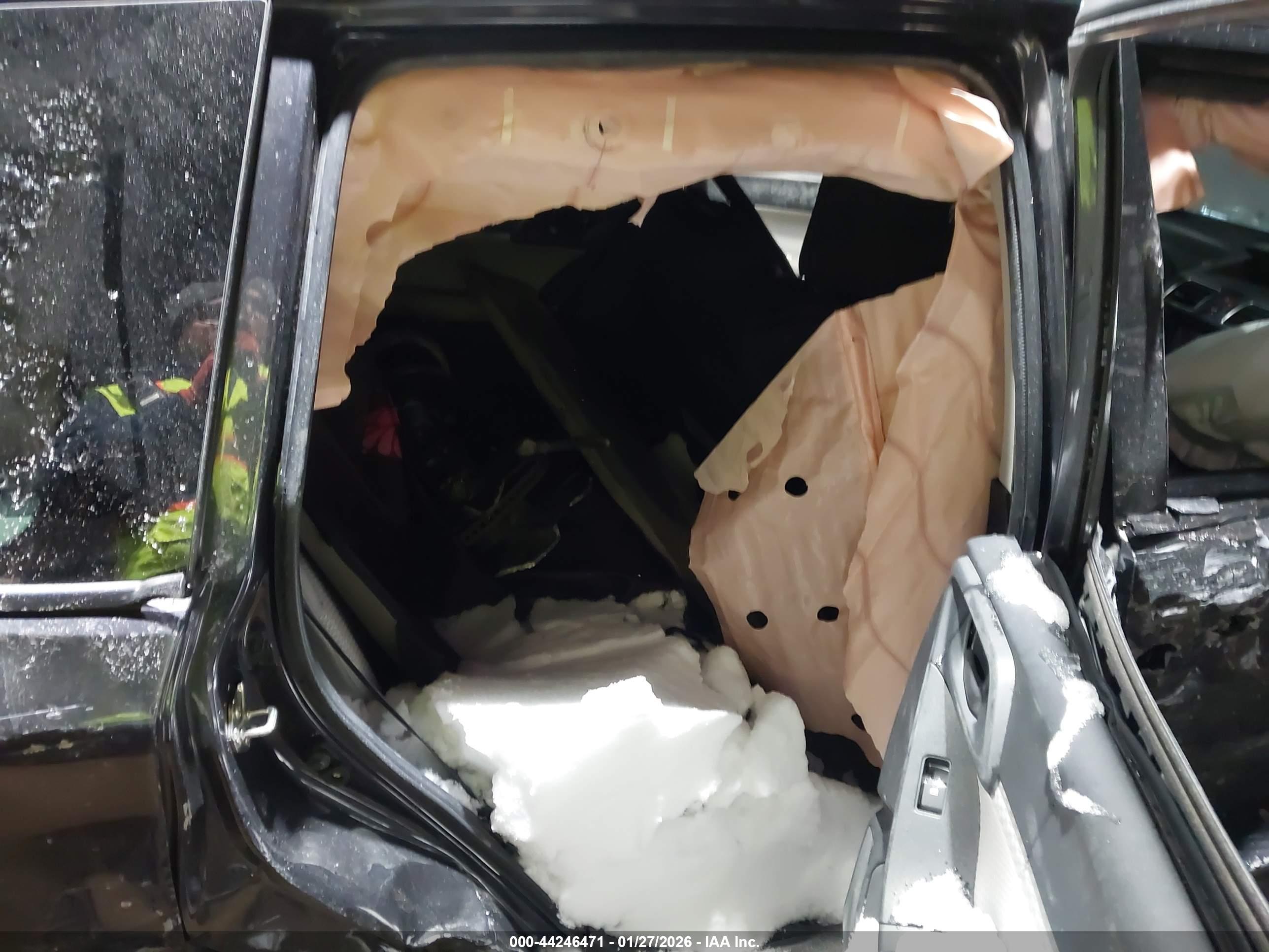 SUBARU FORESTER image 8