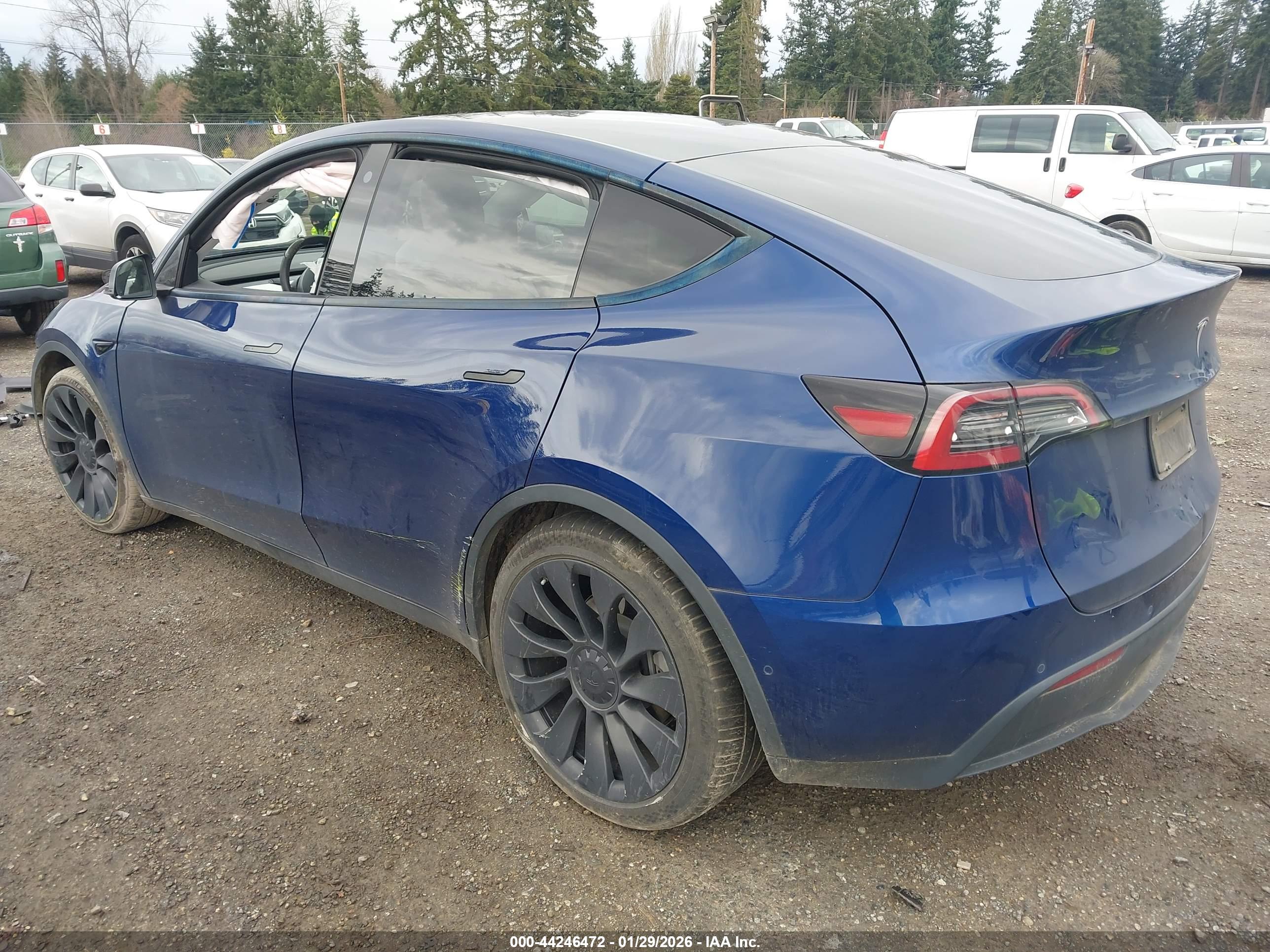 TESLA MODEL image 3
