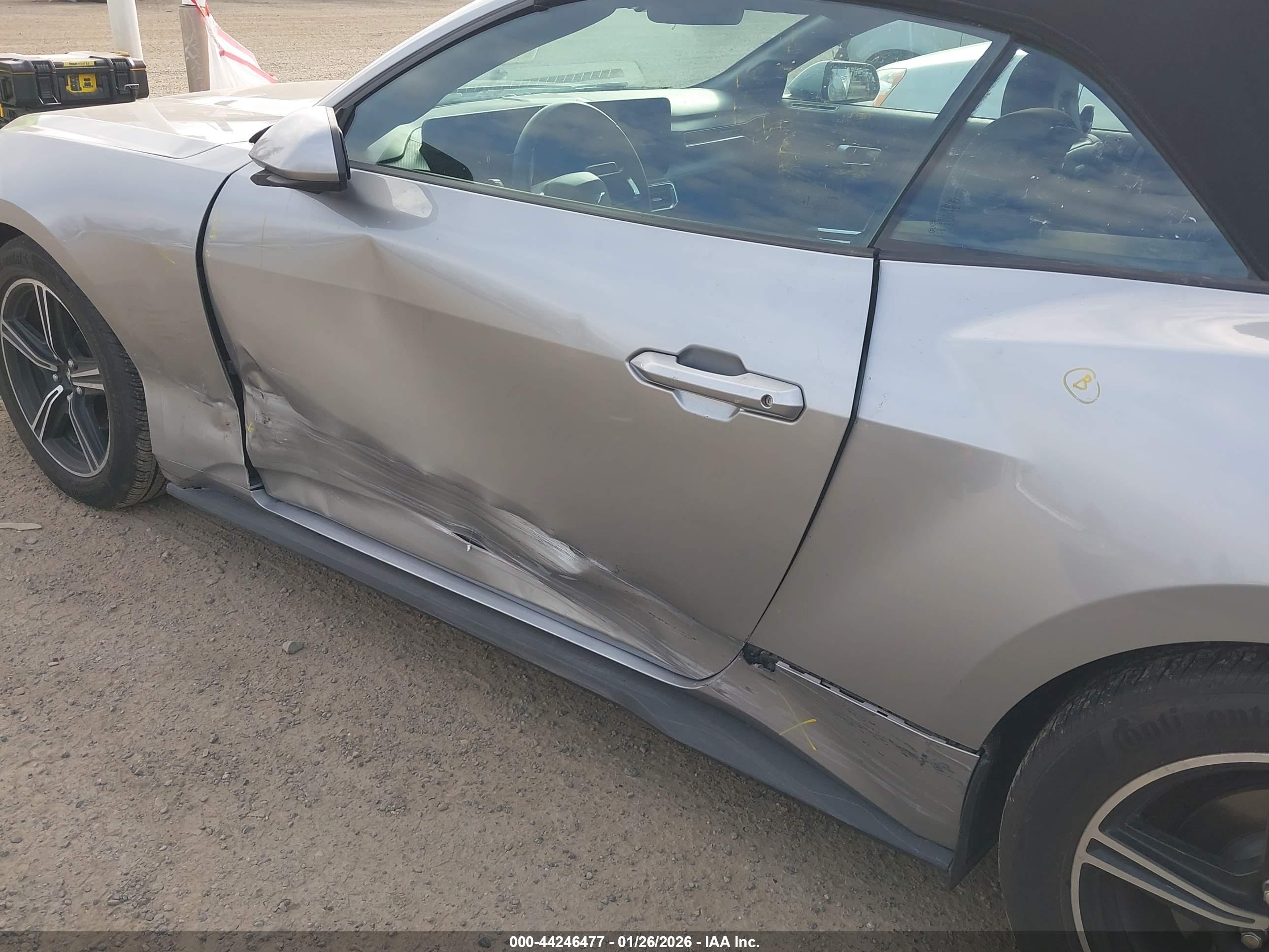 FORD MUSTANG image 6