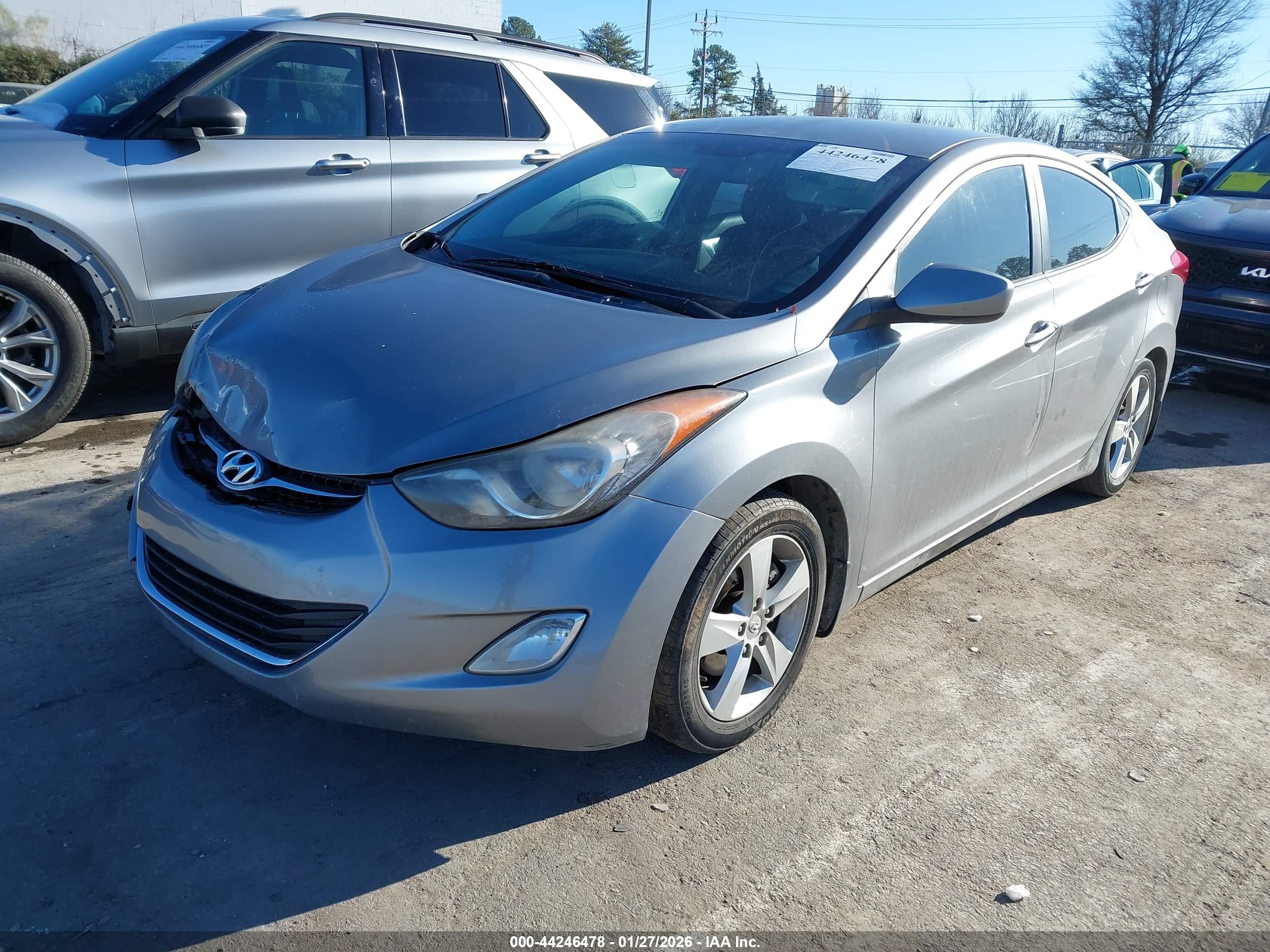 HYUNDAI ELANTRA image 2