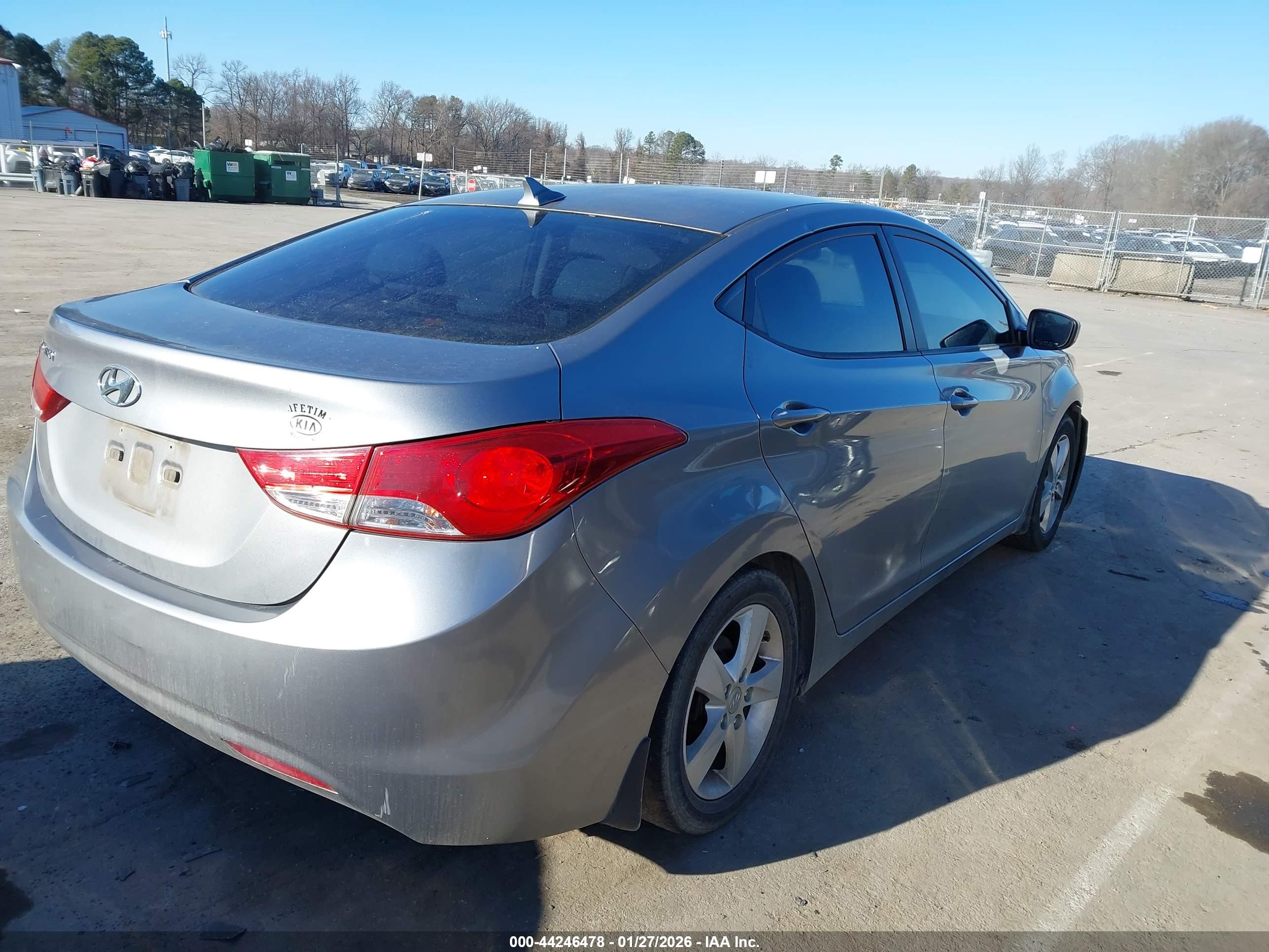 HYUNDAI ELANTRA image 4