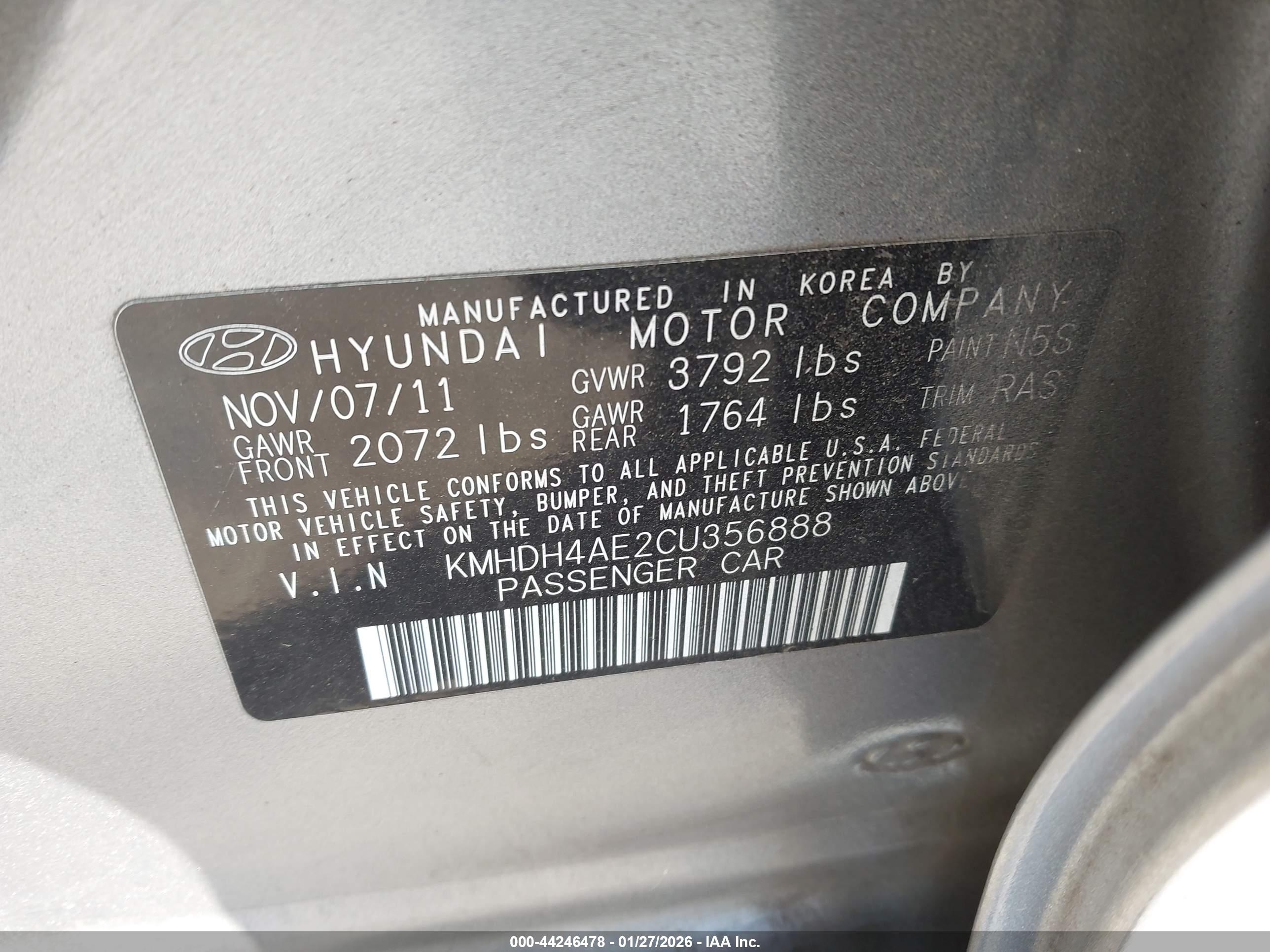 HYUNDAI ELANTRA image 9