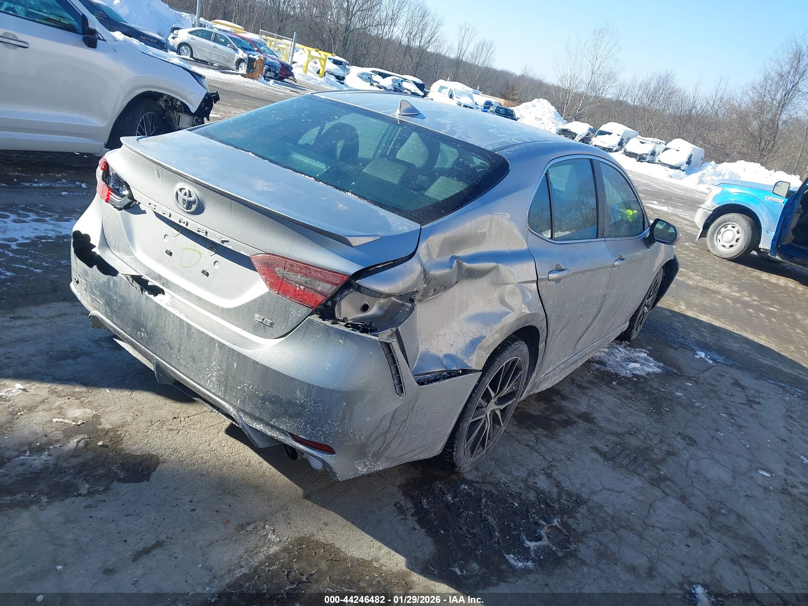 TOYOTA CAMRY image 4