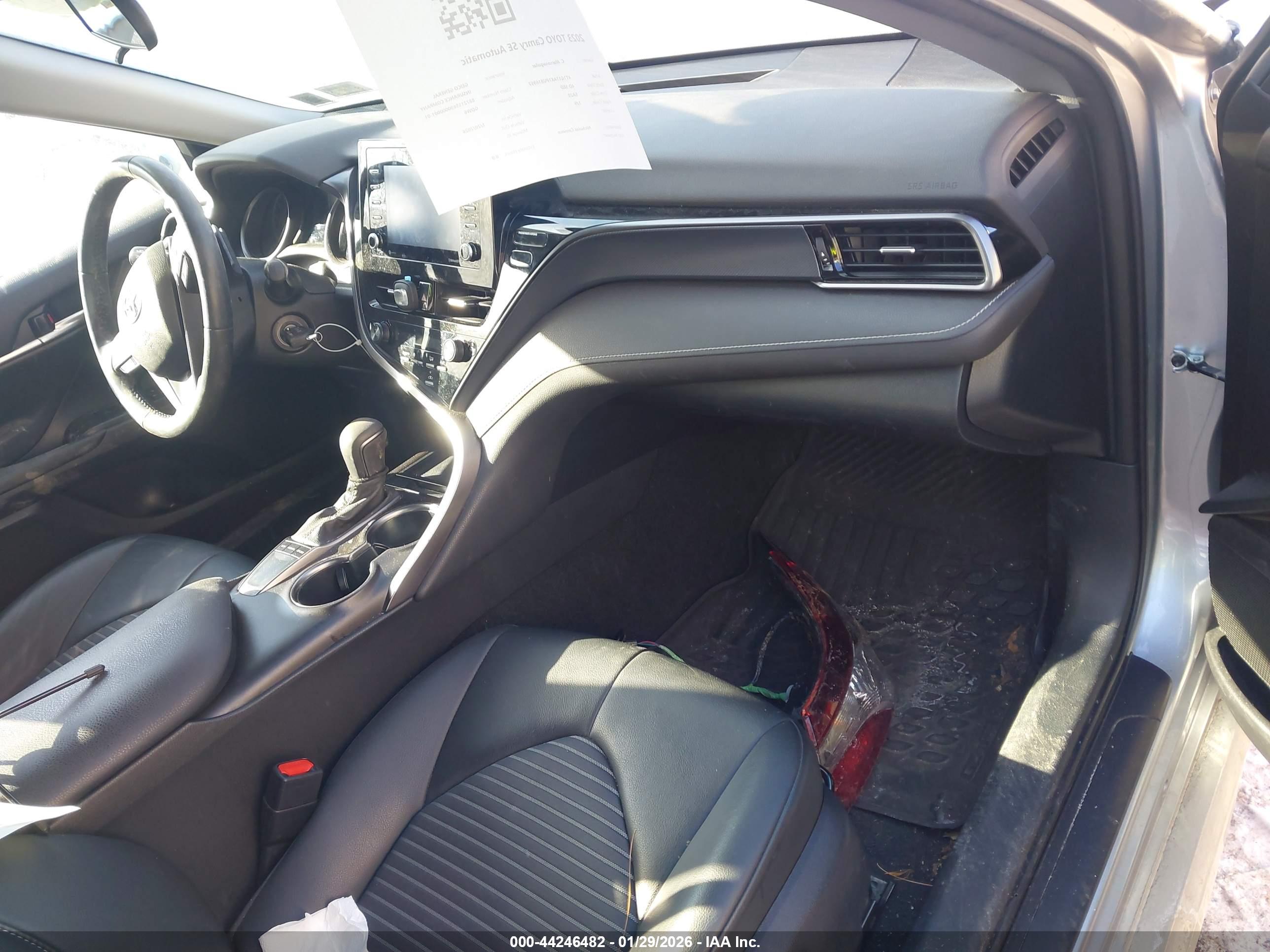 TOYOTA CAMRY image 5