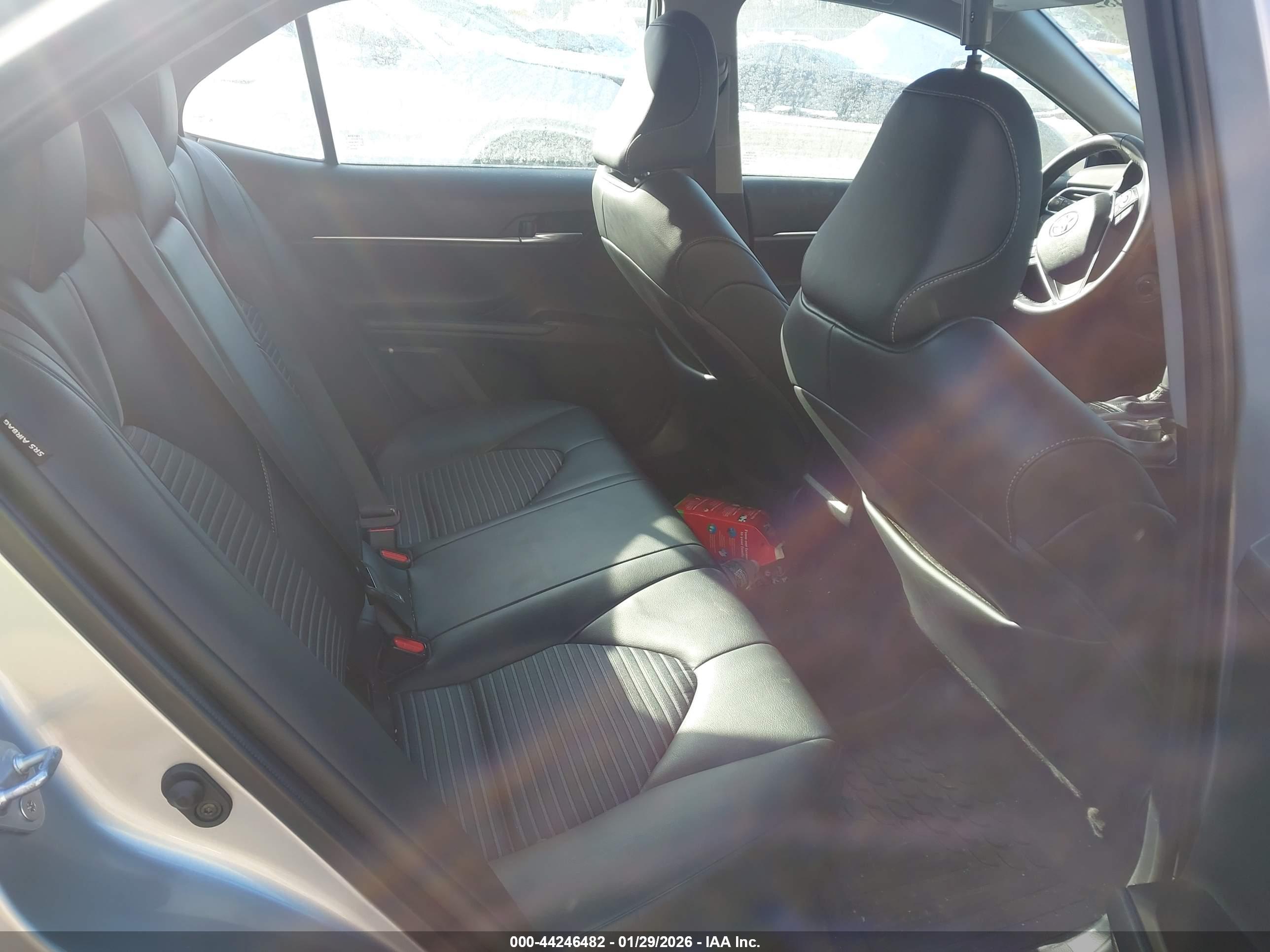 TOYOTA CAMRY image 8