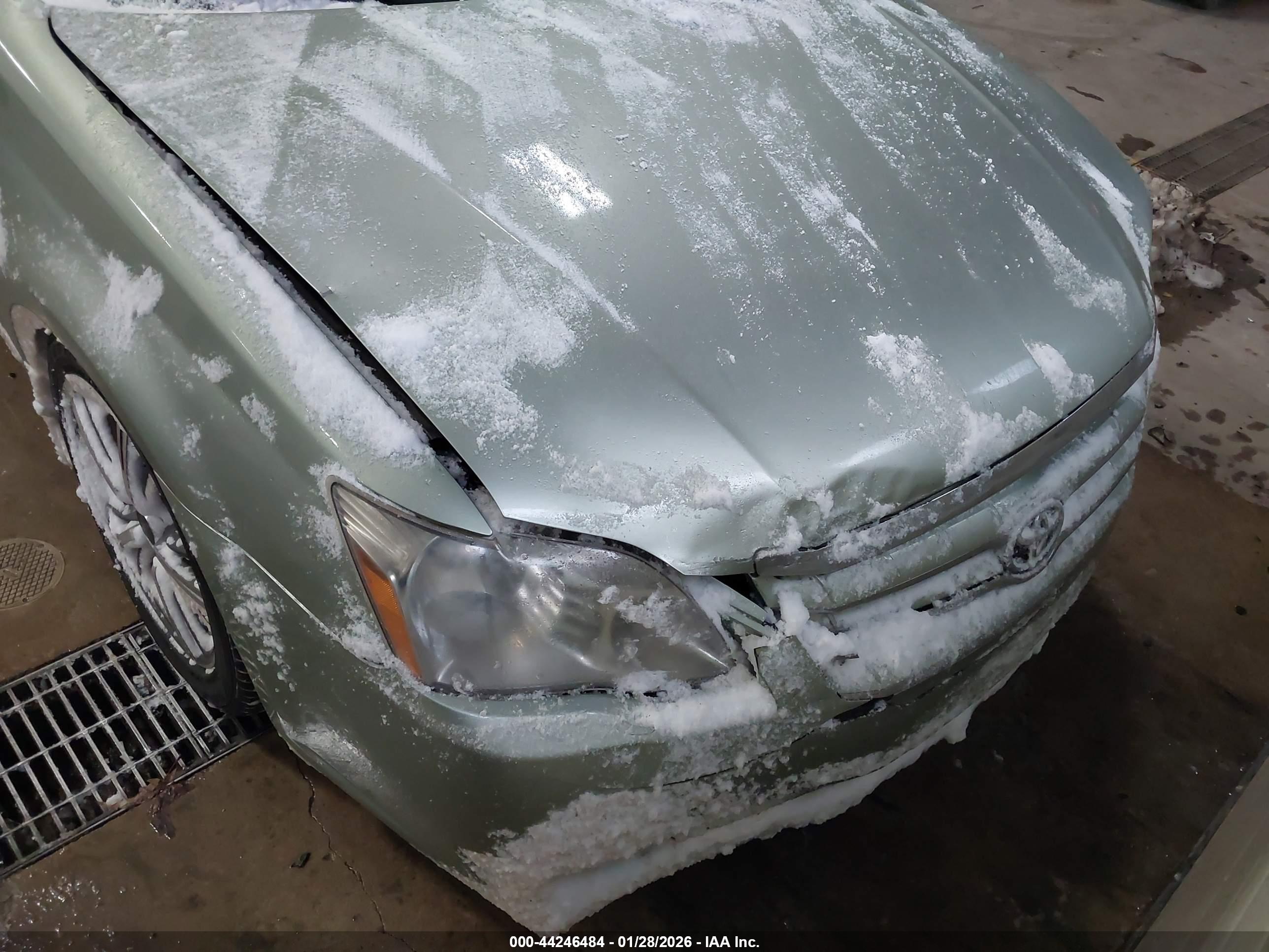 TOYOTA AVALON image 6