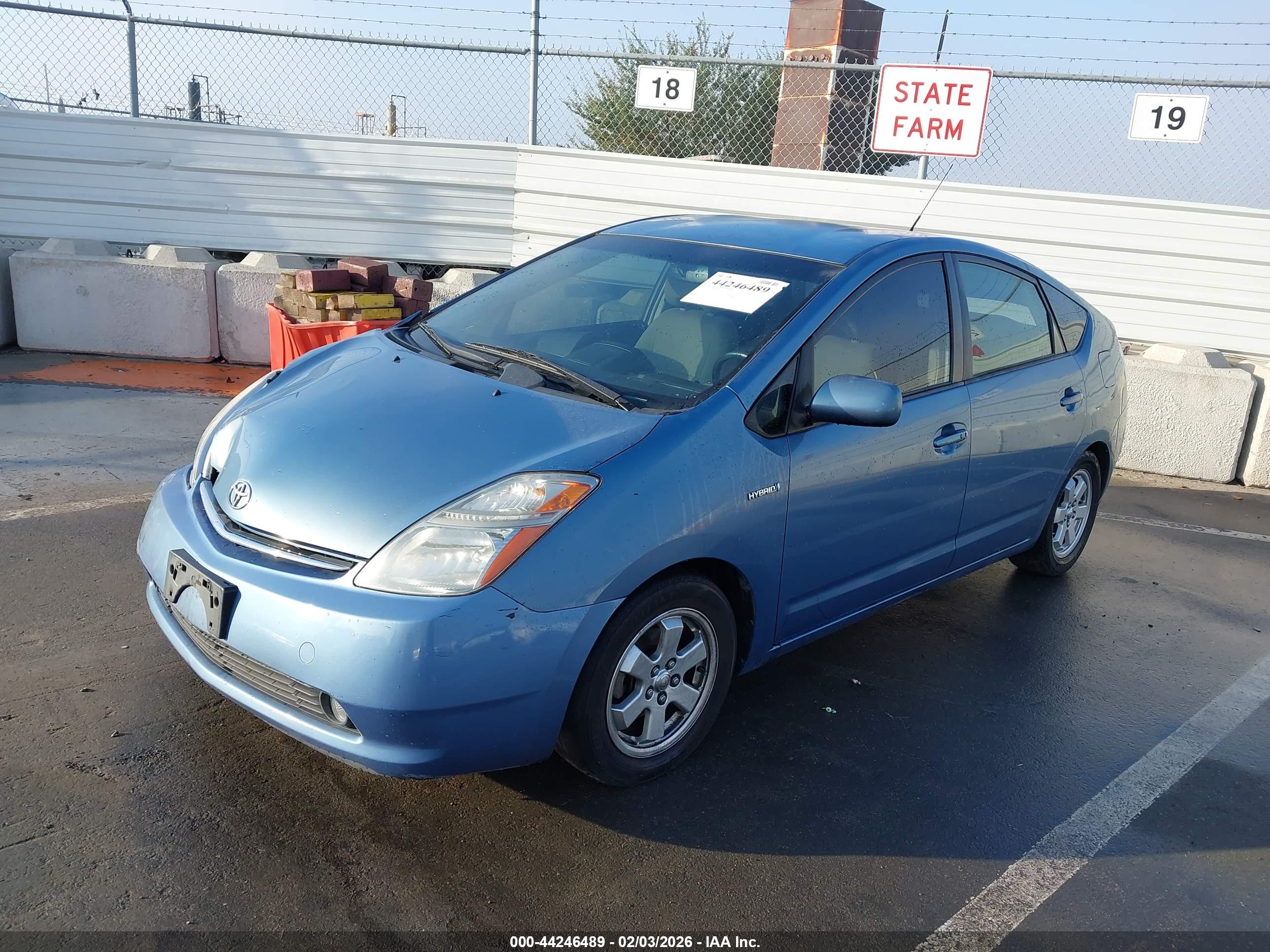 TOYOTA PRIUS image 2
