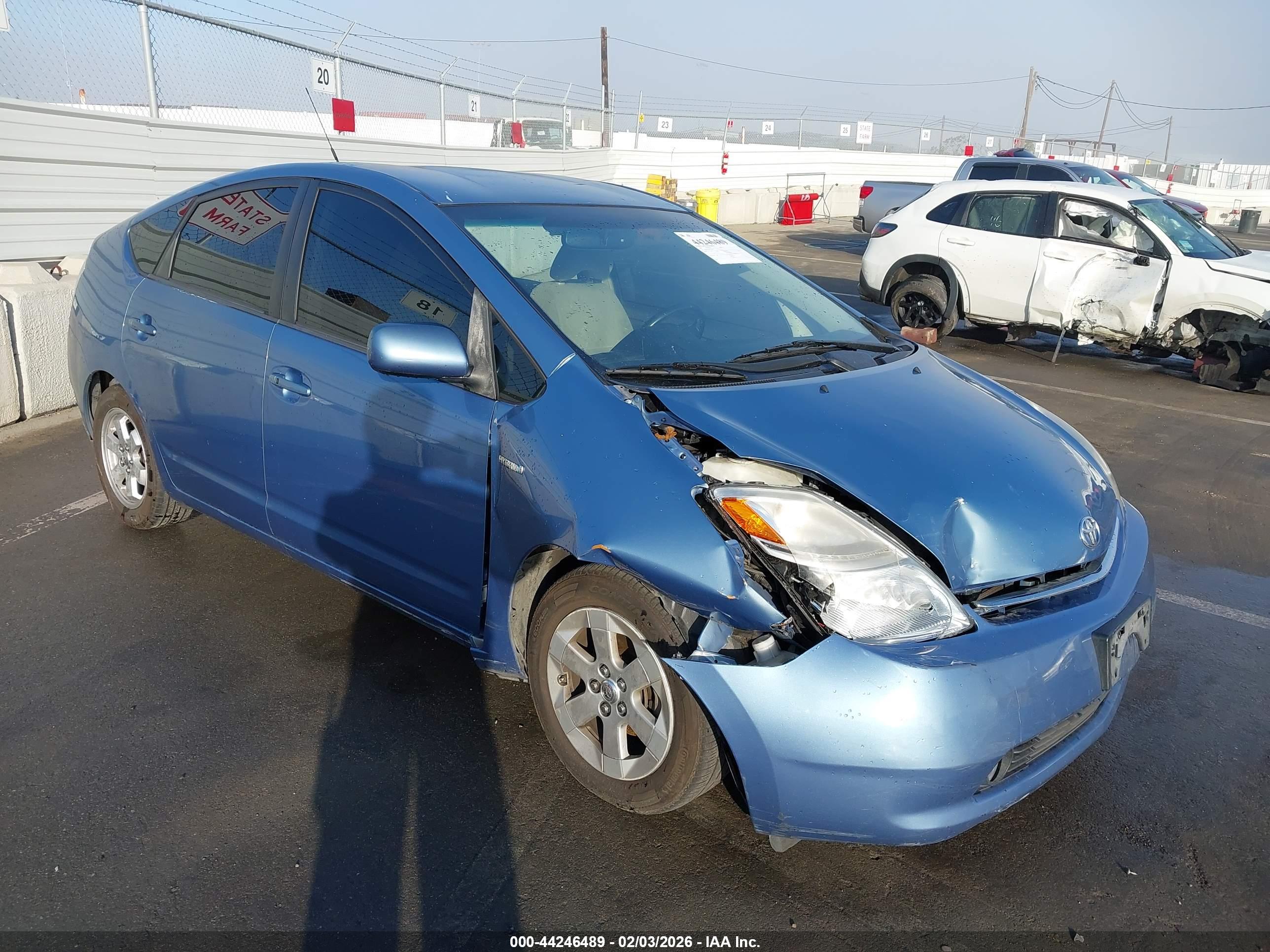 TOYOTA PRIUS image 6