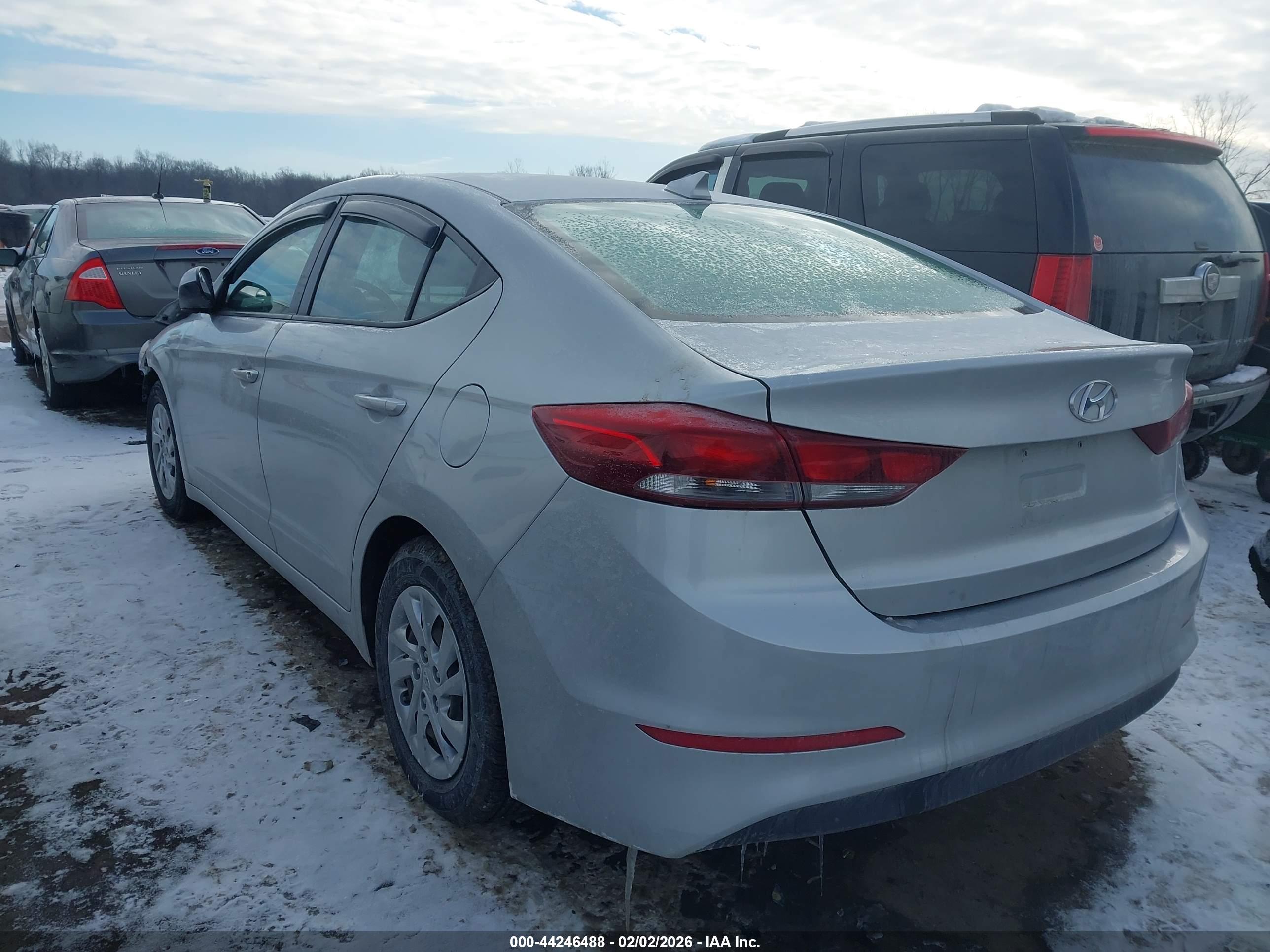 HYUNDAI ELANTRA image 3