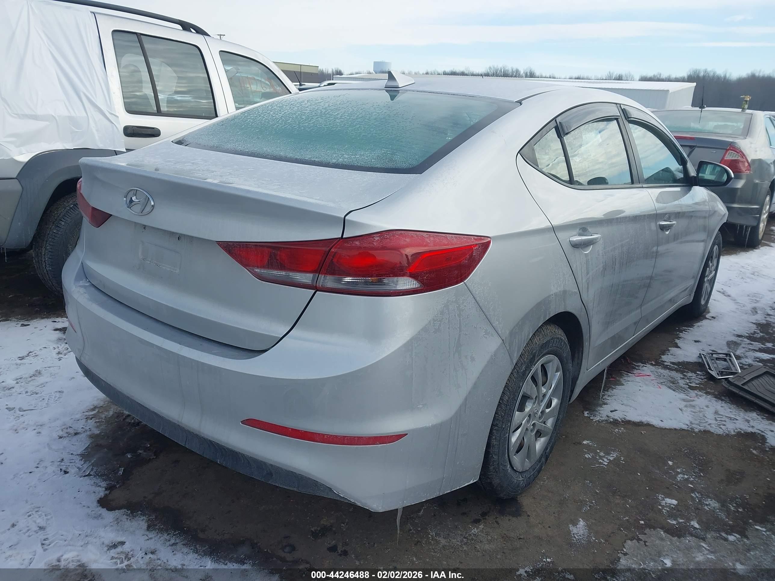 HYUNDAI ELANTRA image 4