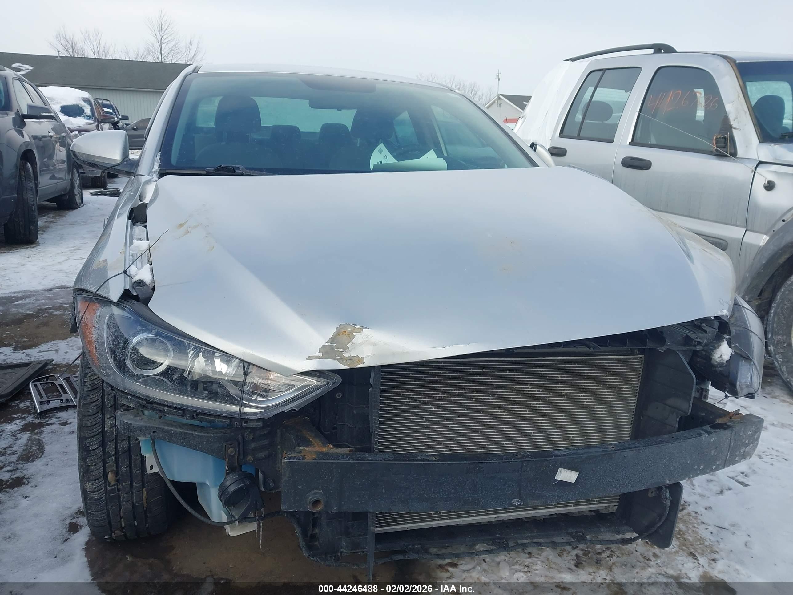 HYUNDAI ELANTRA image 6