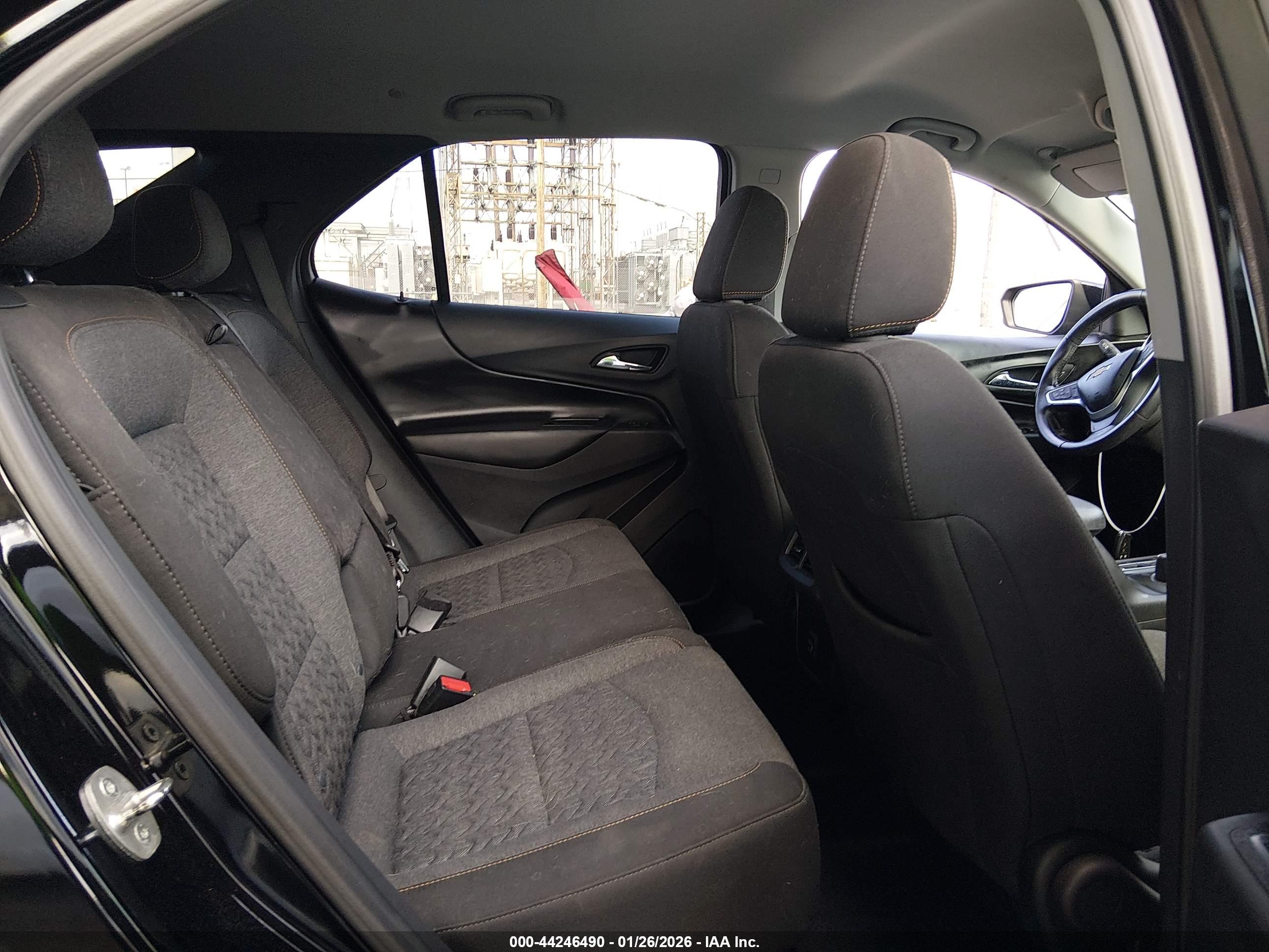 CHEVROLET EQUINOX image 8