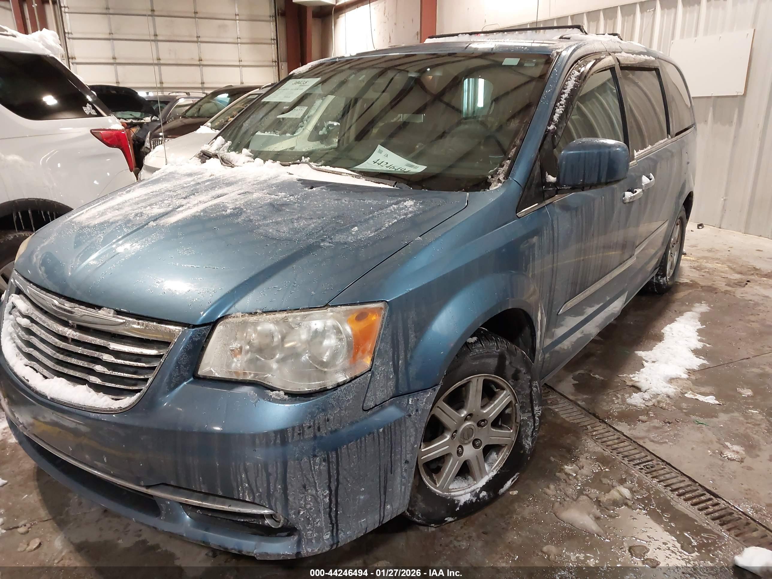 CHRYSLER TOWN image 2