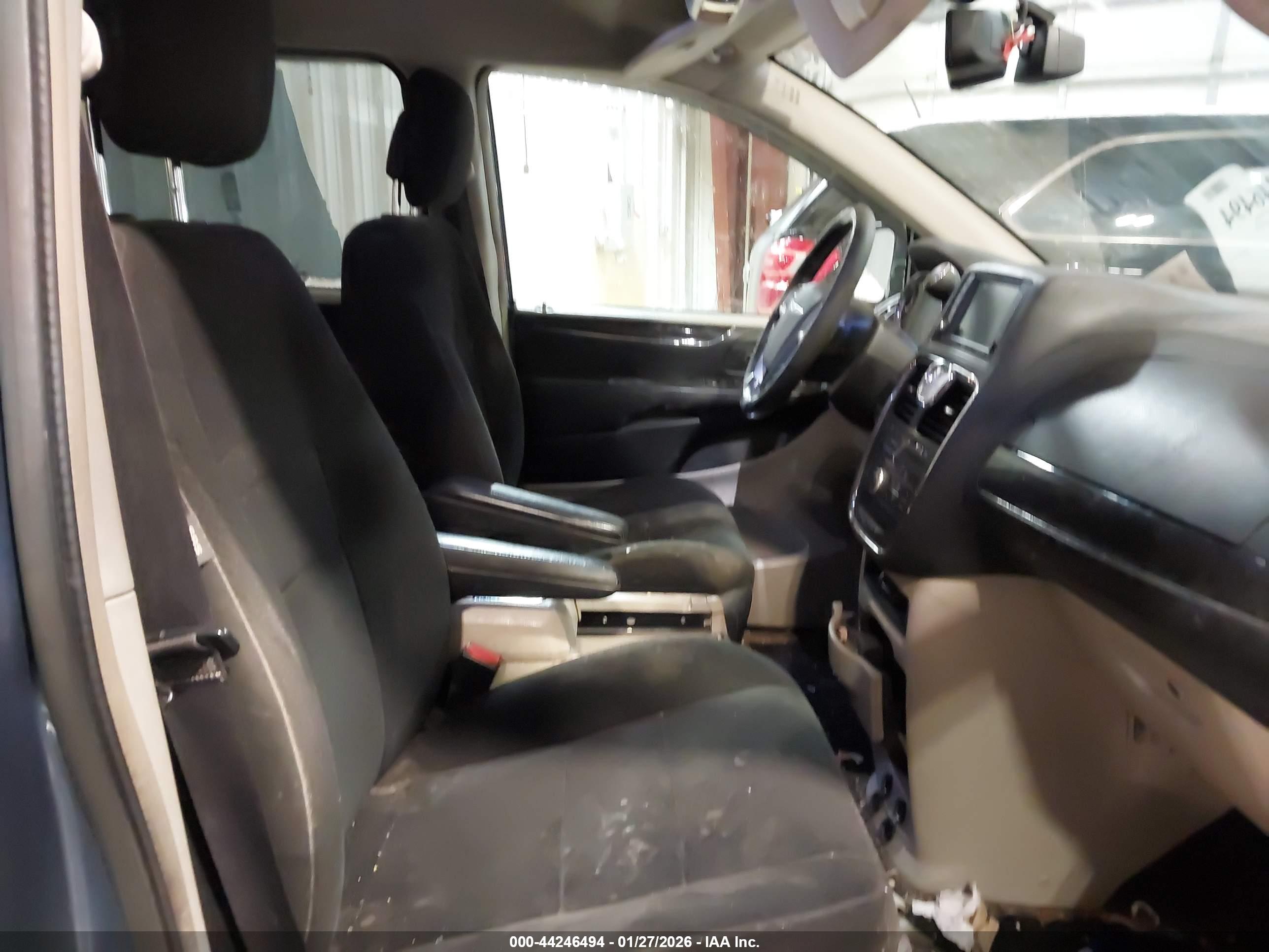 CHRYSLER TOWN image 5