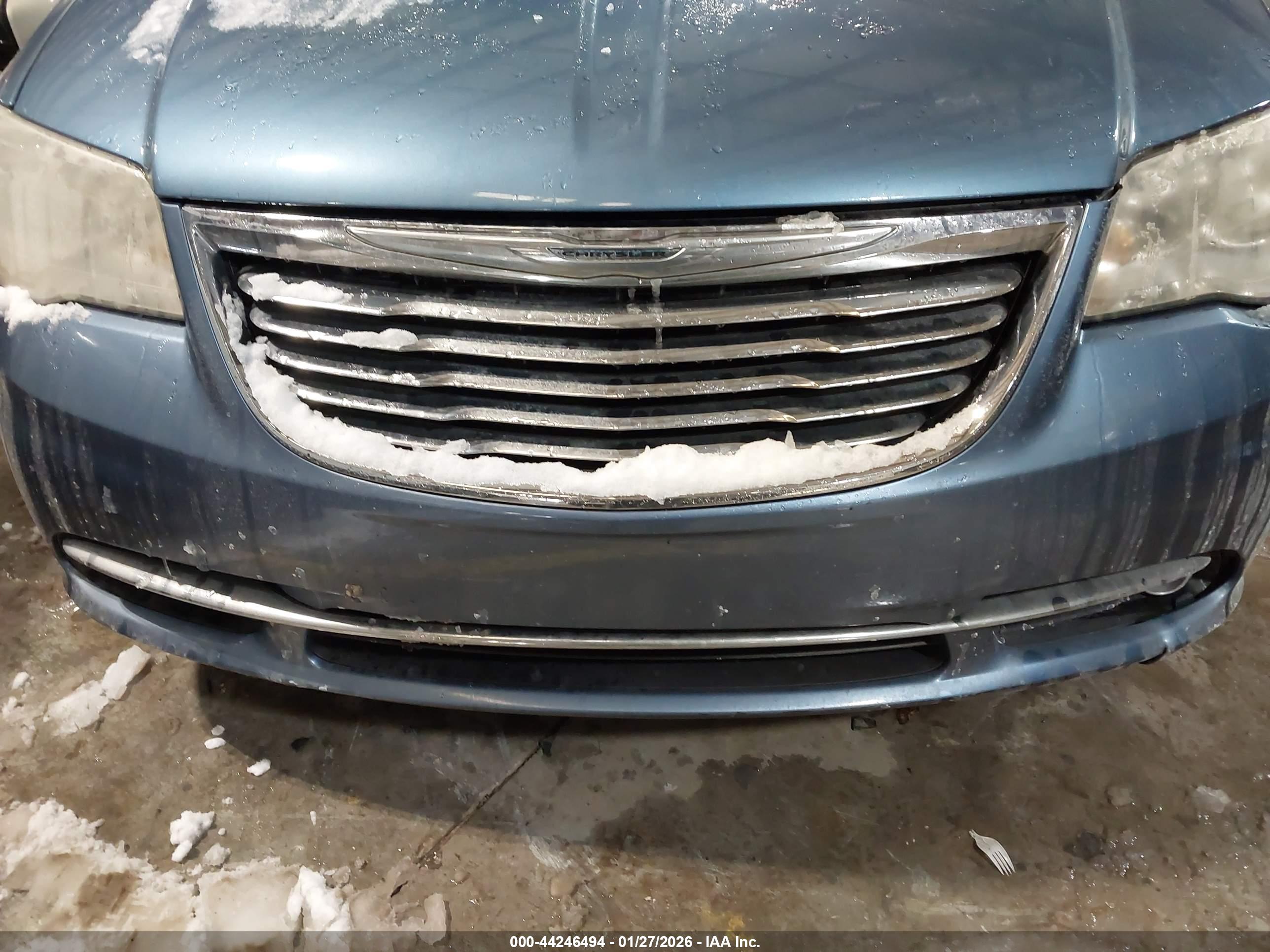 CHRYSLER TOWN image 6