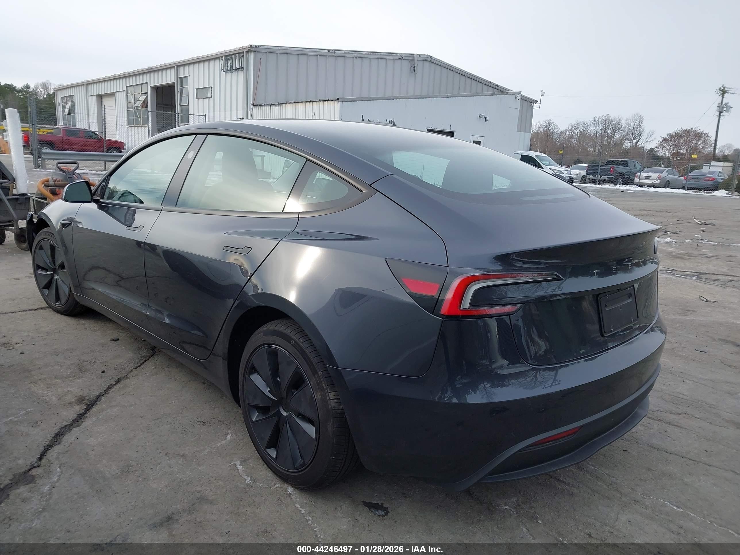 TESLA MODEL image 3