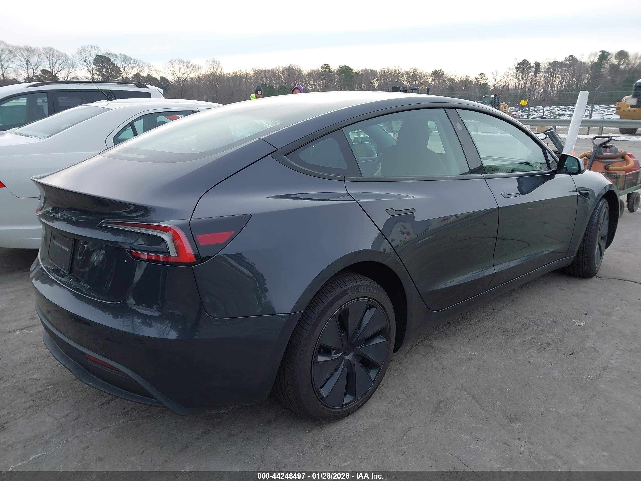 TESLA MODEL image 4