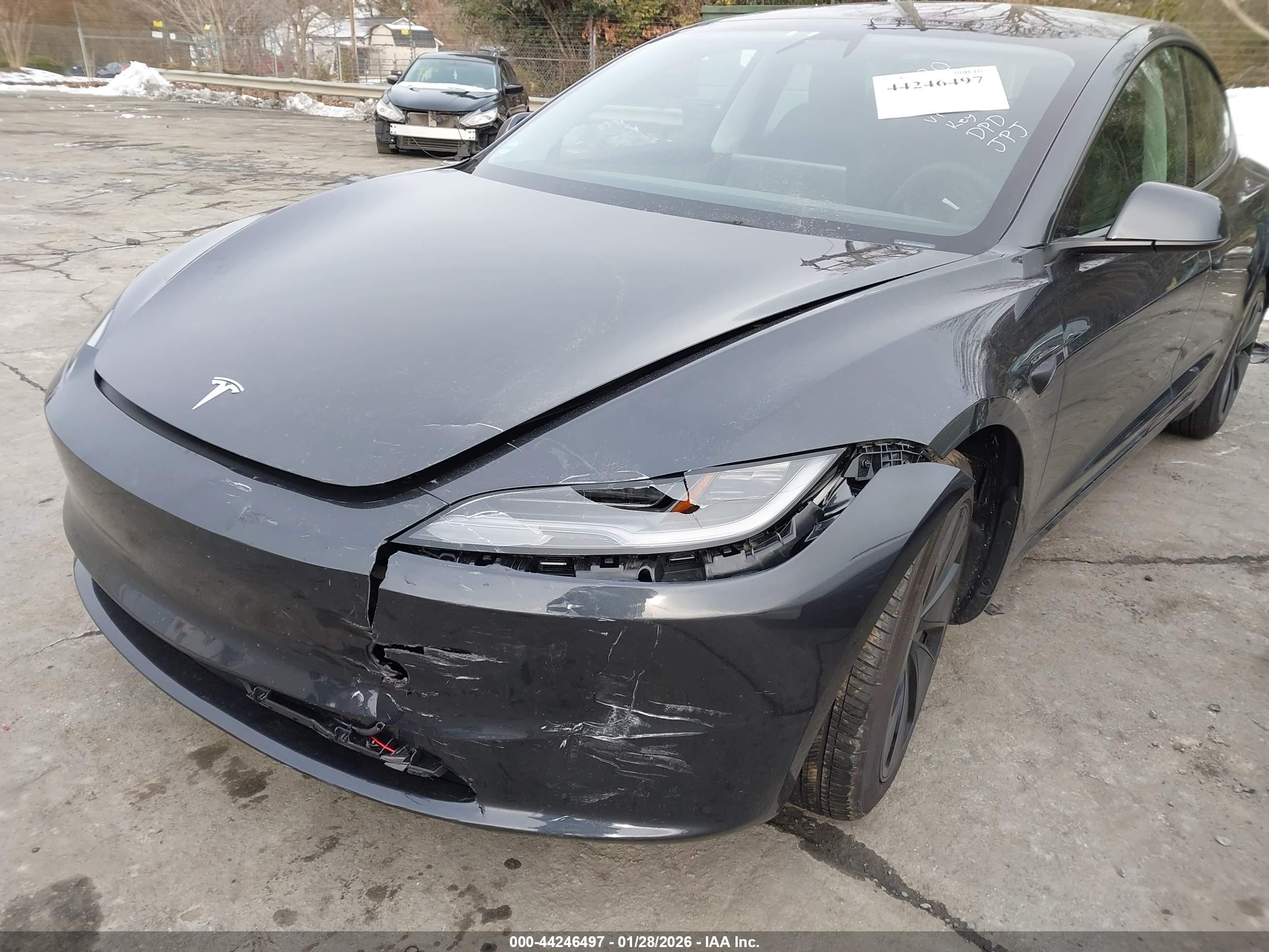 TESLA MODEL image 6