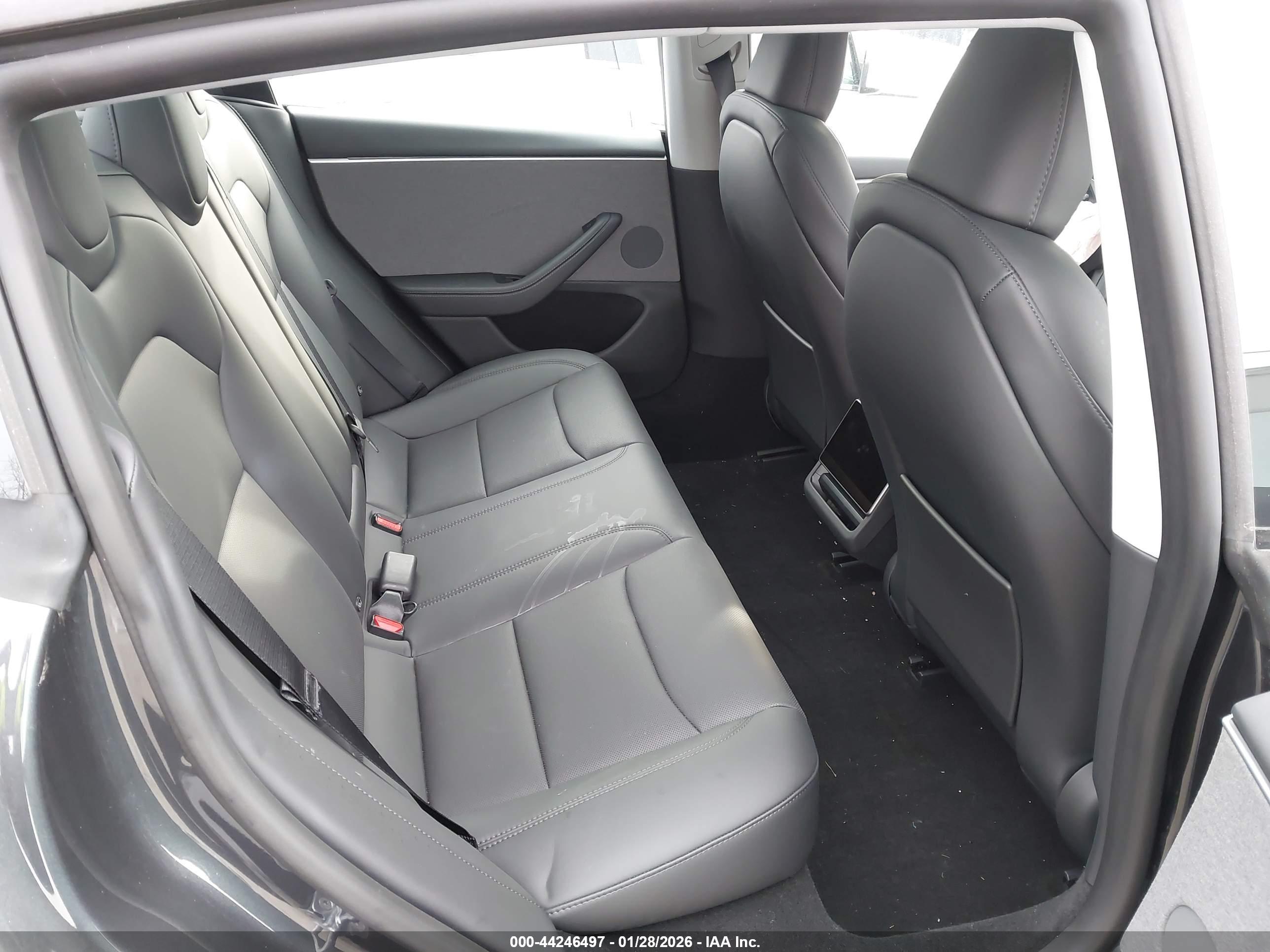 TESLA MODEL image 8