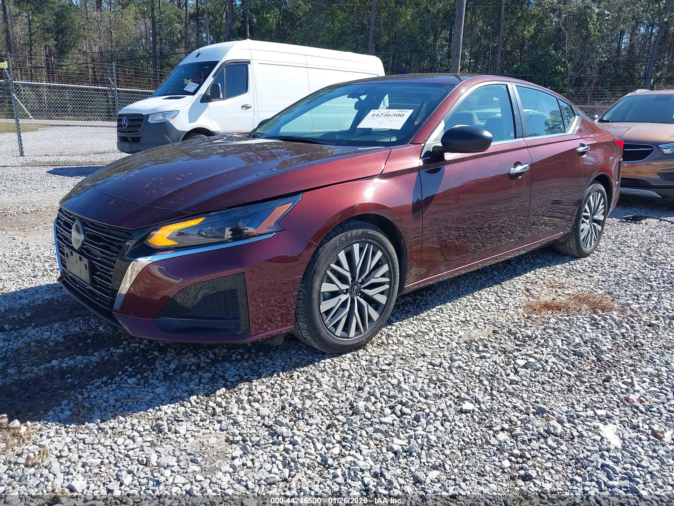 NISSAN ALTIMA image 2