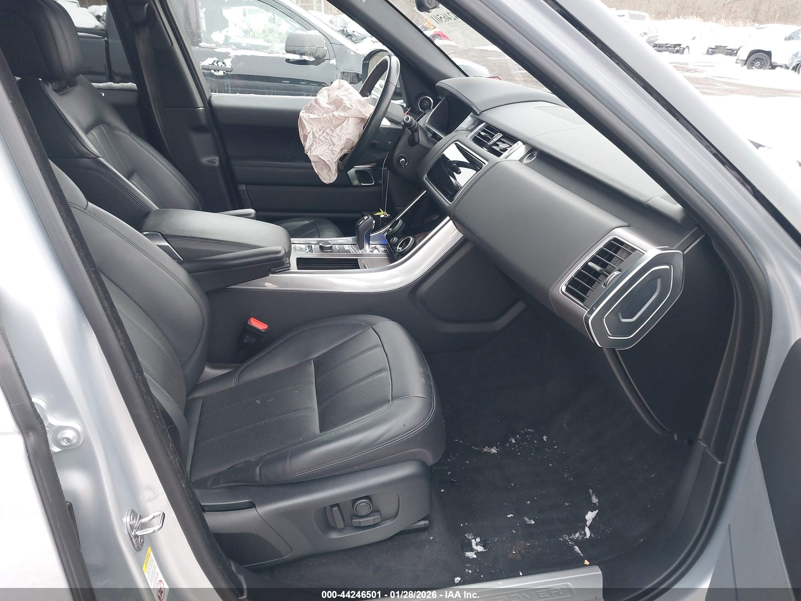 LAND ROVER image 5