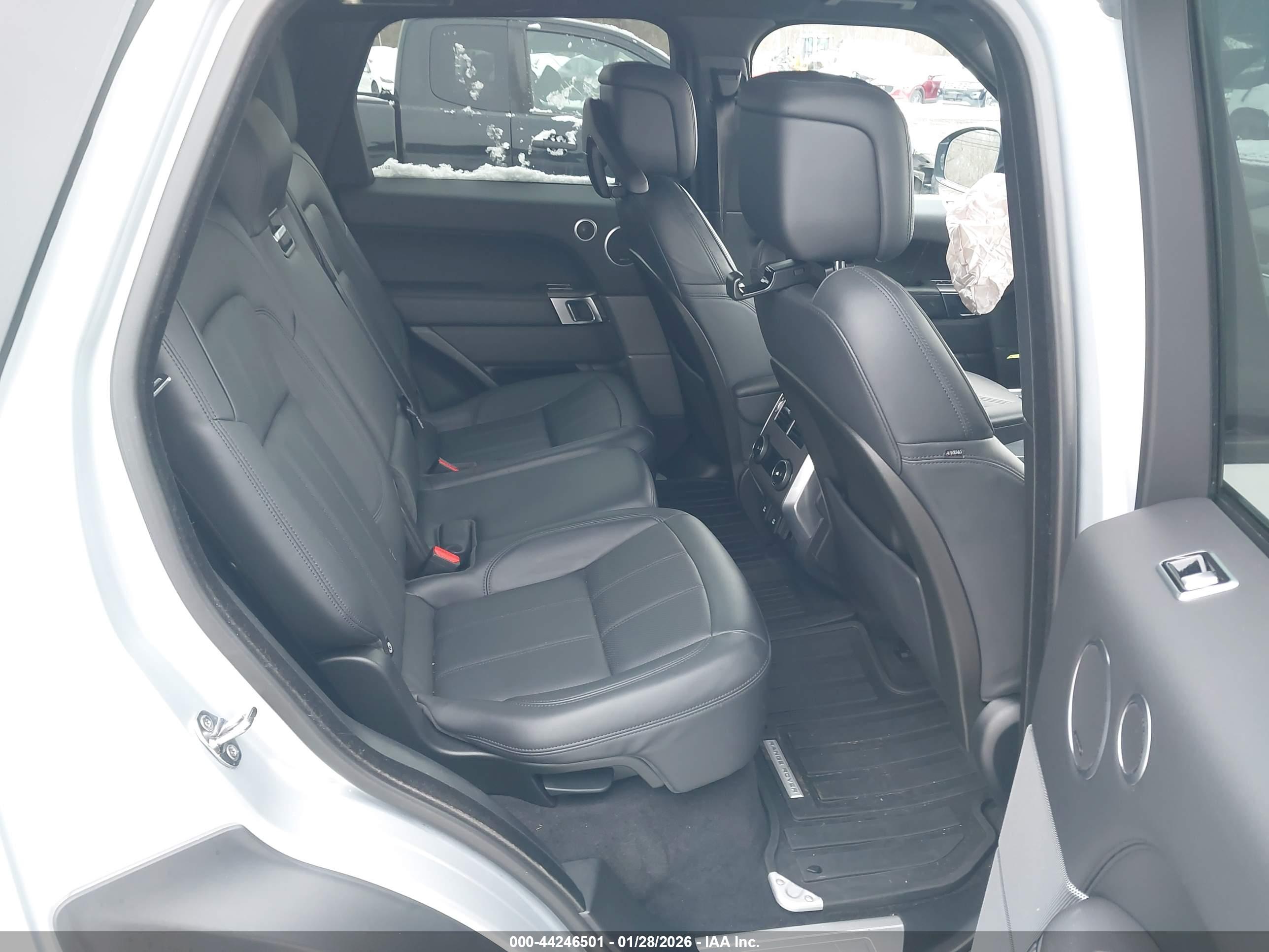 LAND ROVER image 8