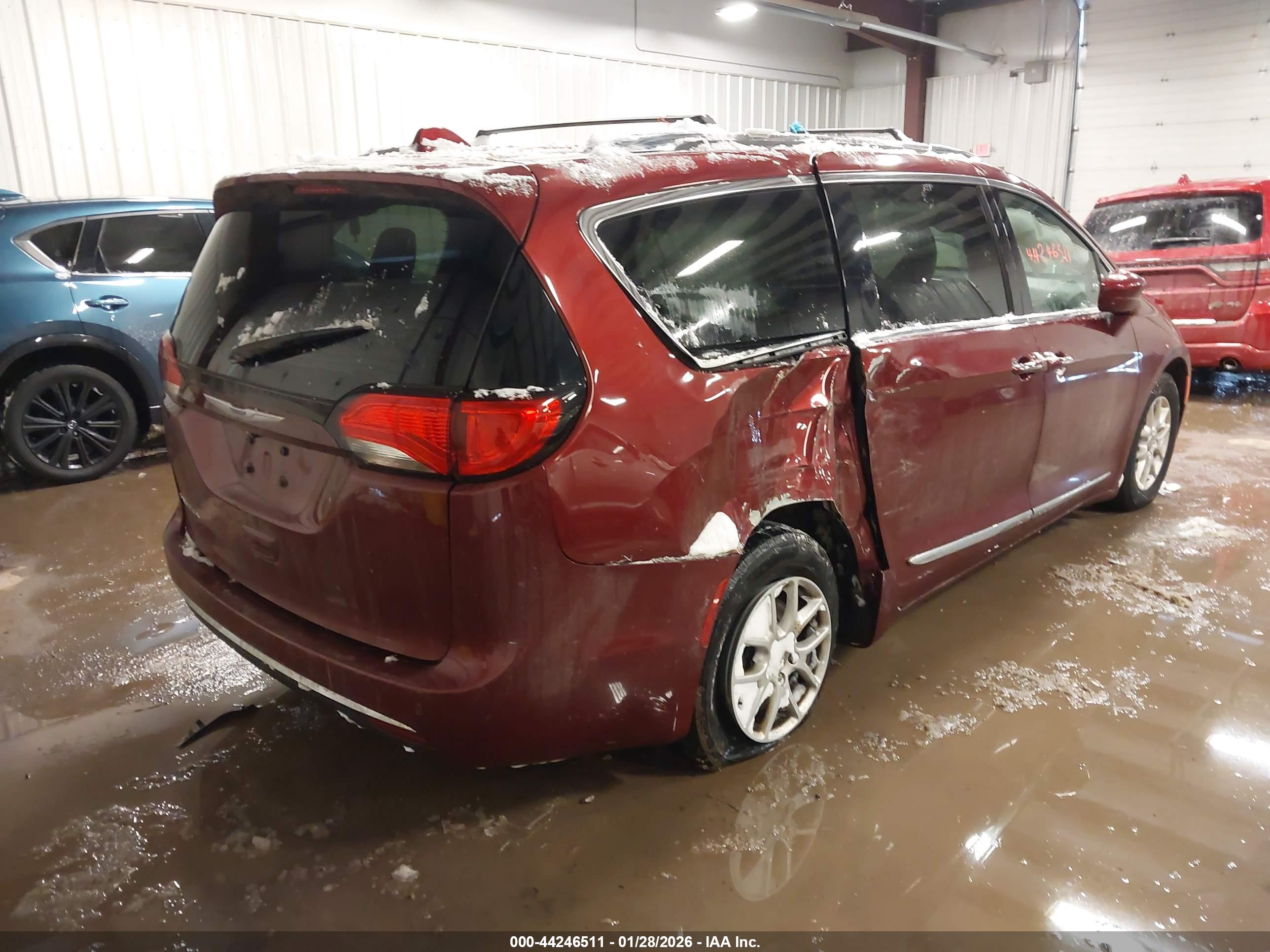 CHRYSLER PACIFICA image 4