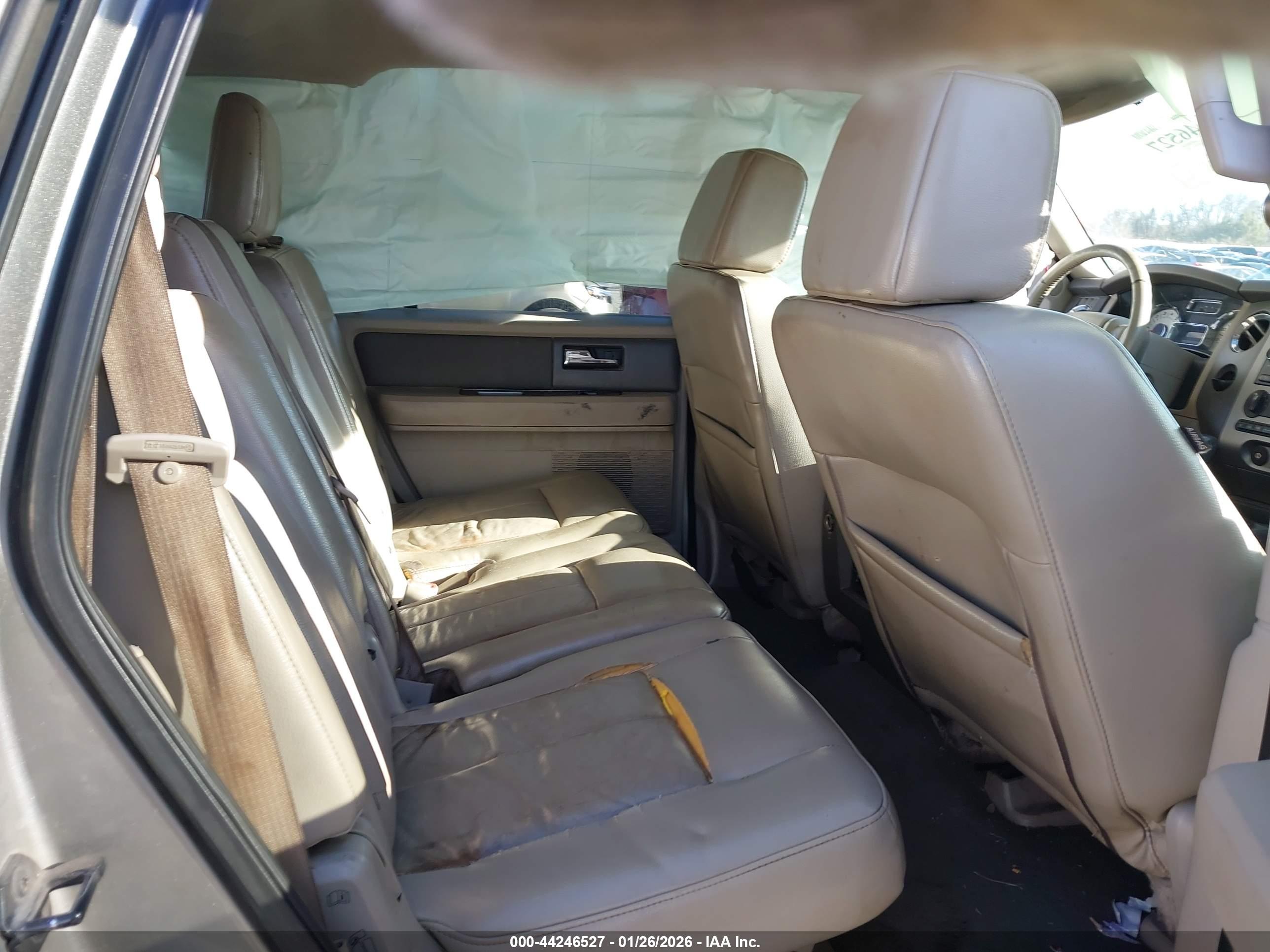 FORD EXPEDITION image 8