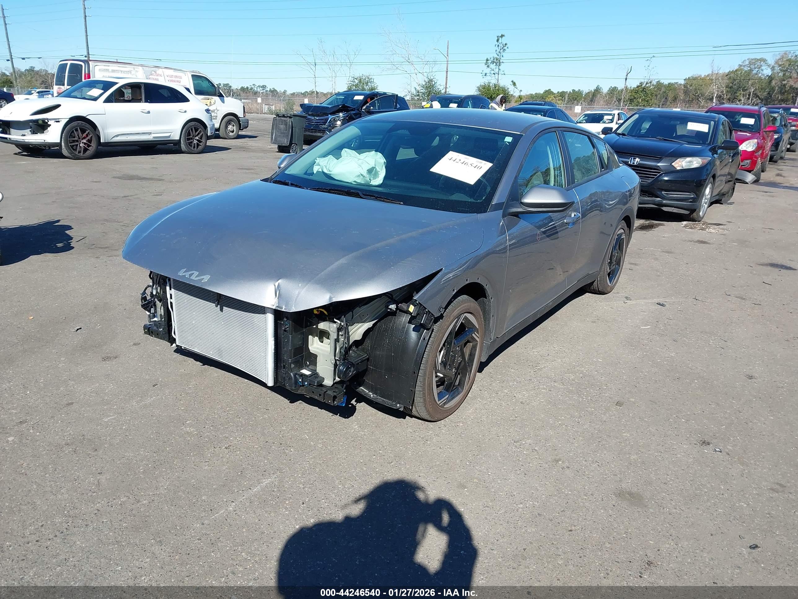 KIA K4 image 2