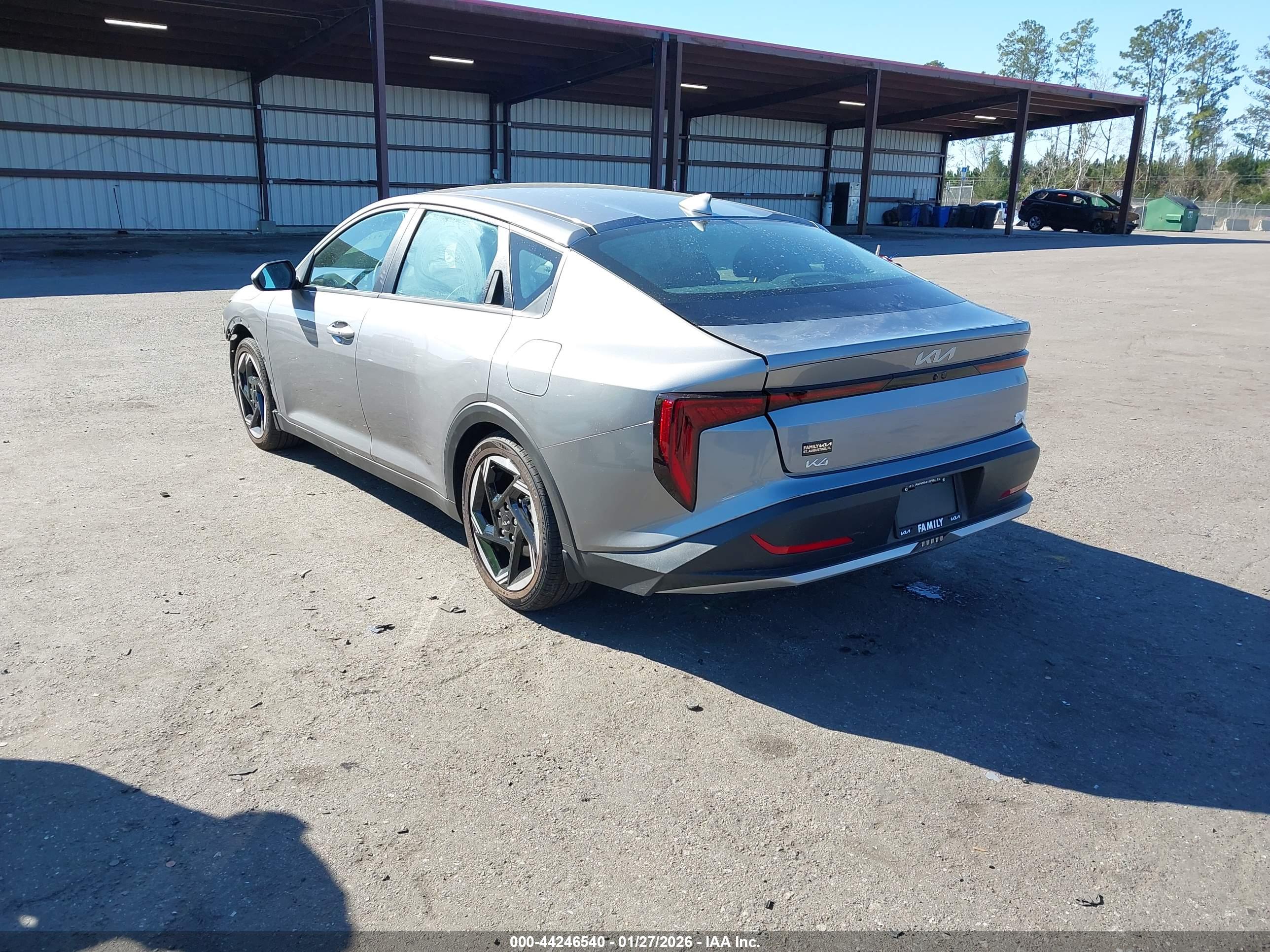 KIA K4 image 3