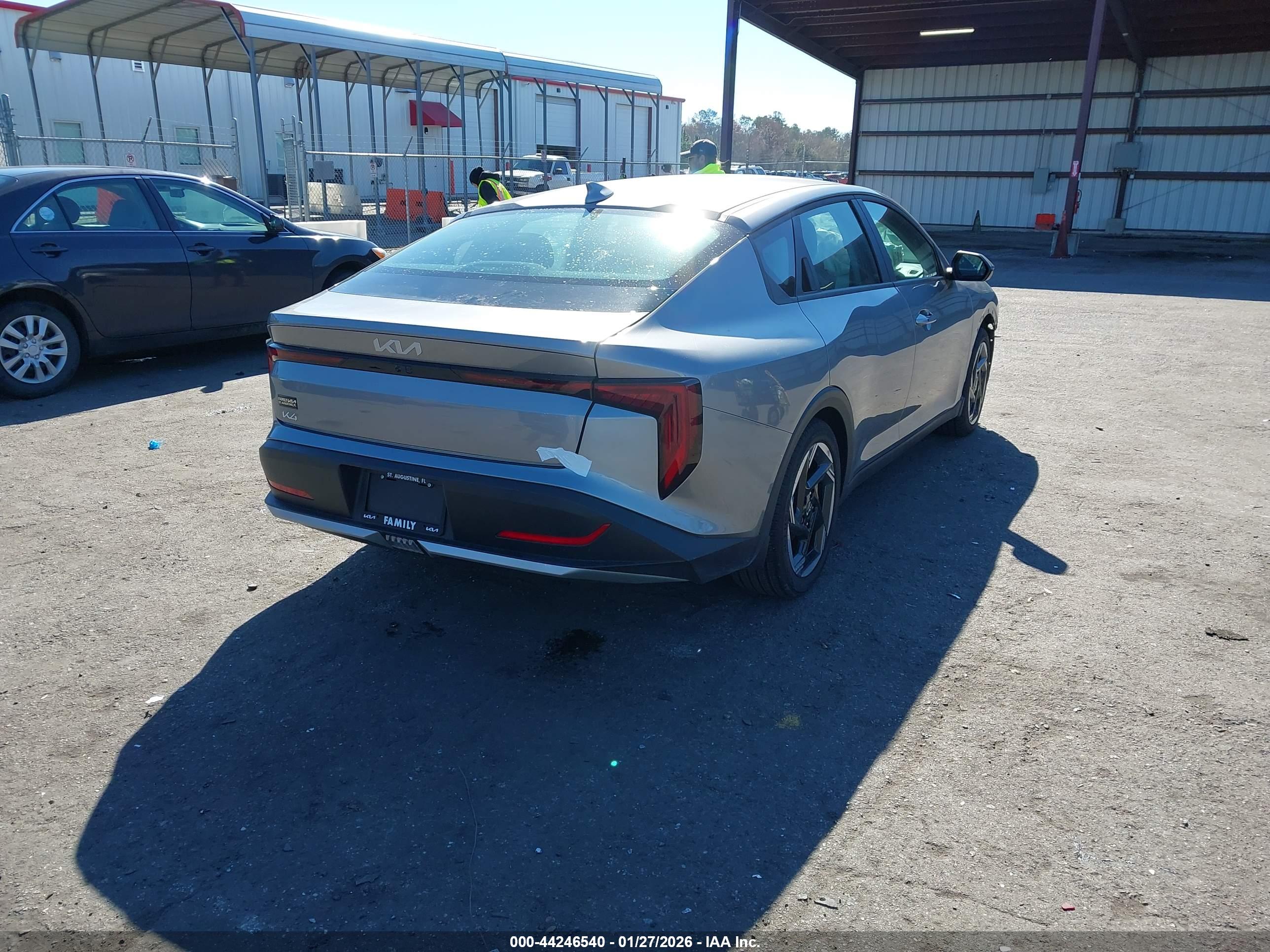 KIA K4 image 4