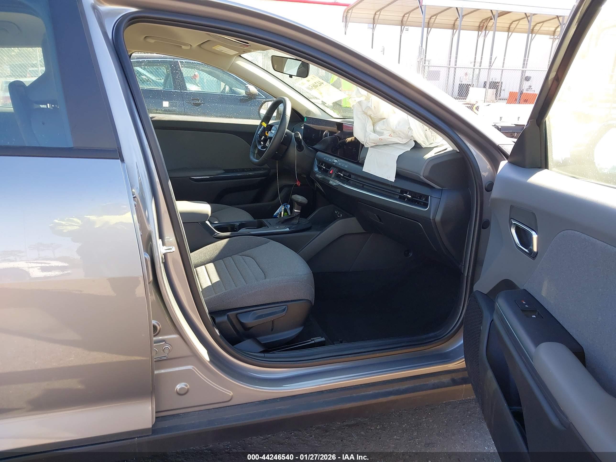 KIA K4 image 5