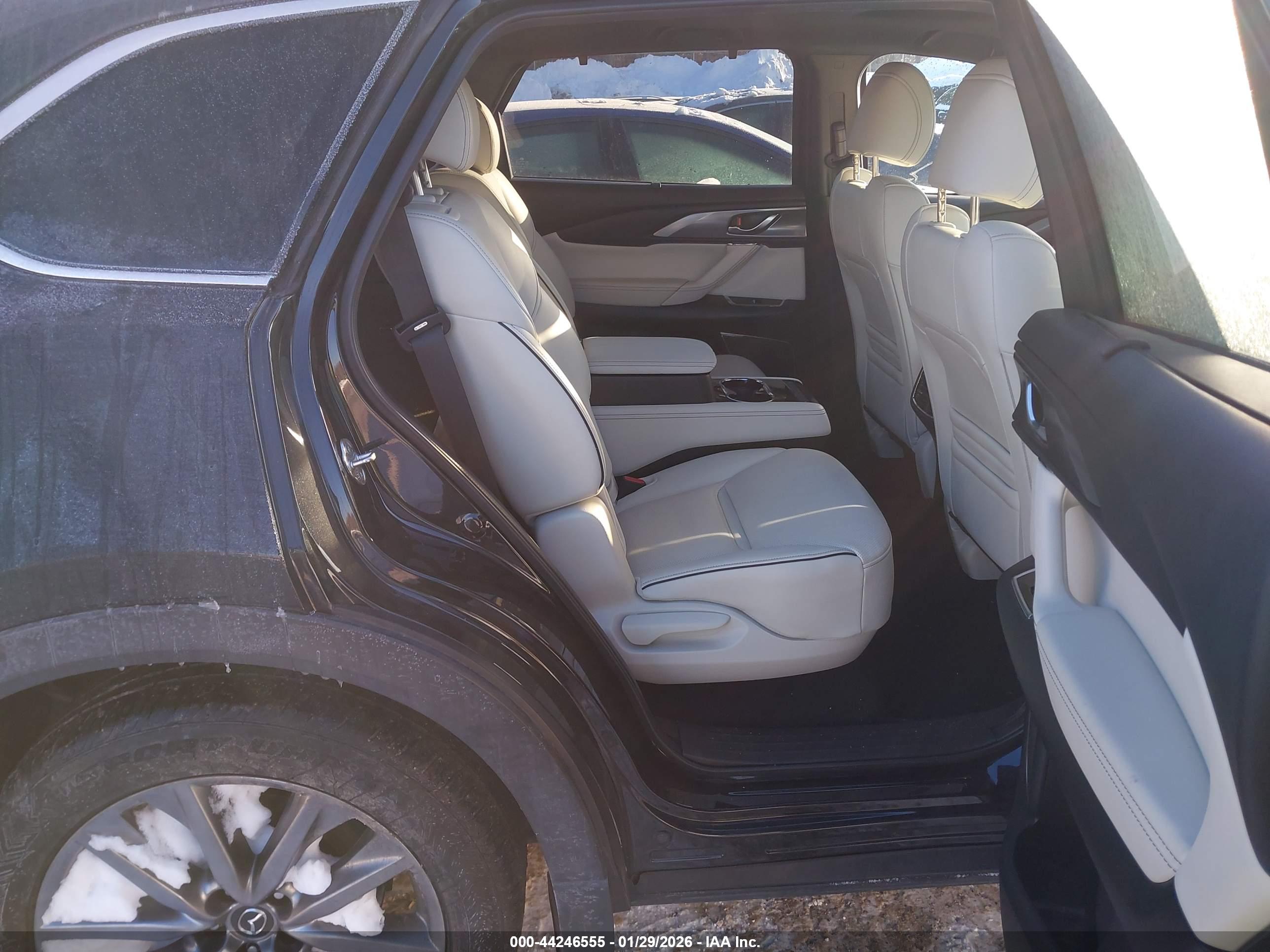 MAZDA CX-9 image 8
