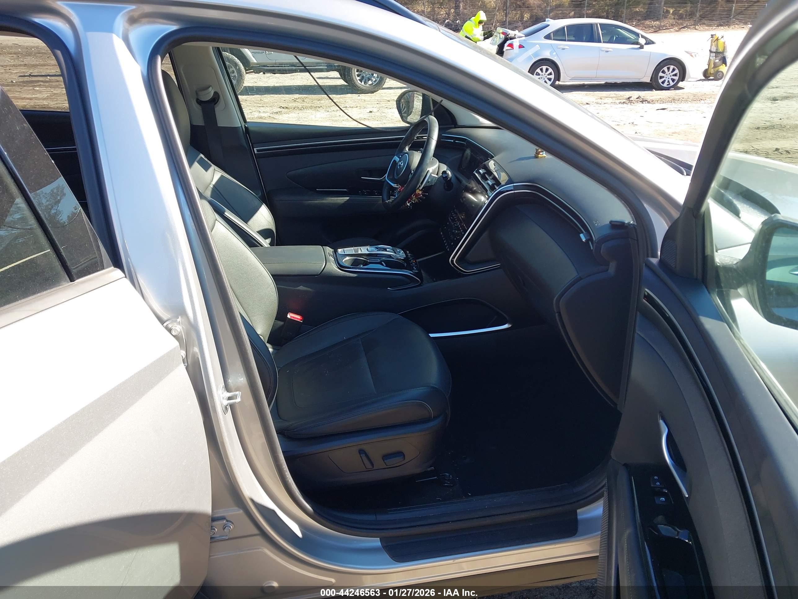 HYUNDAI TUCSON image 5