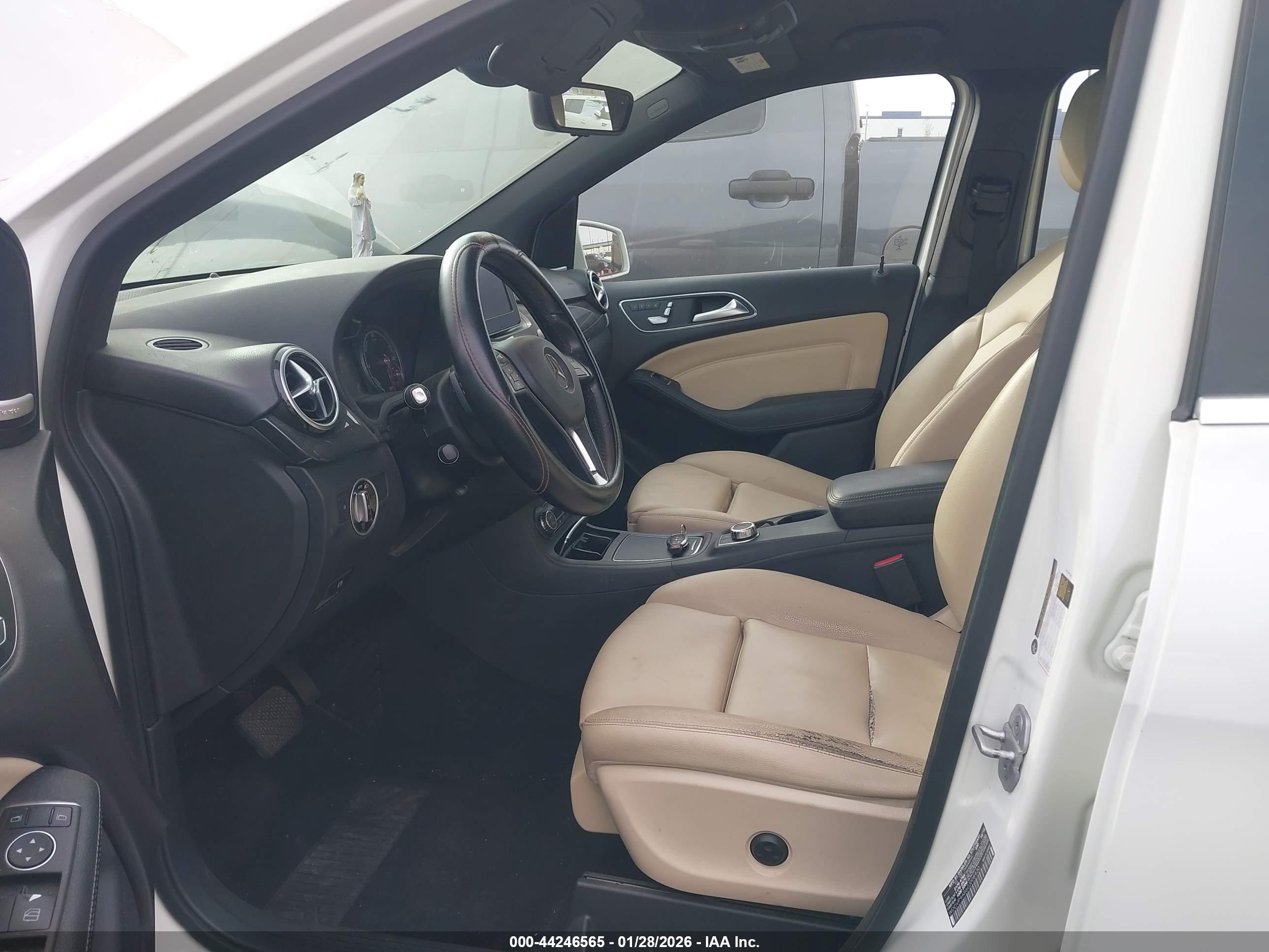 MERCEDES-BENZ B image 5
