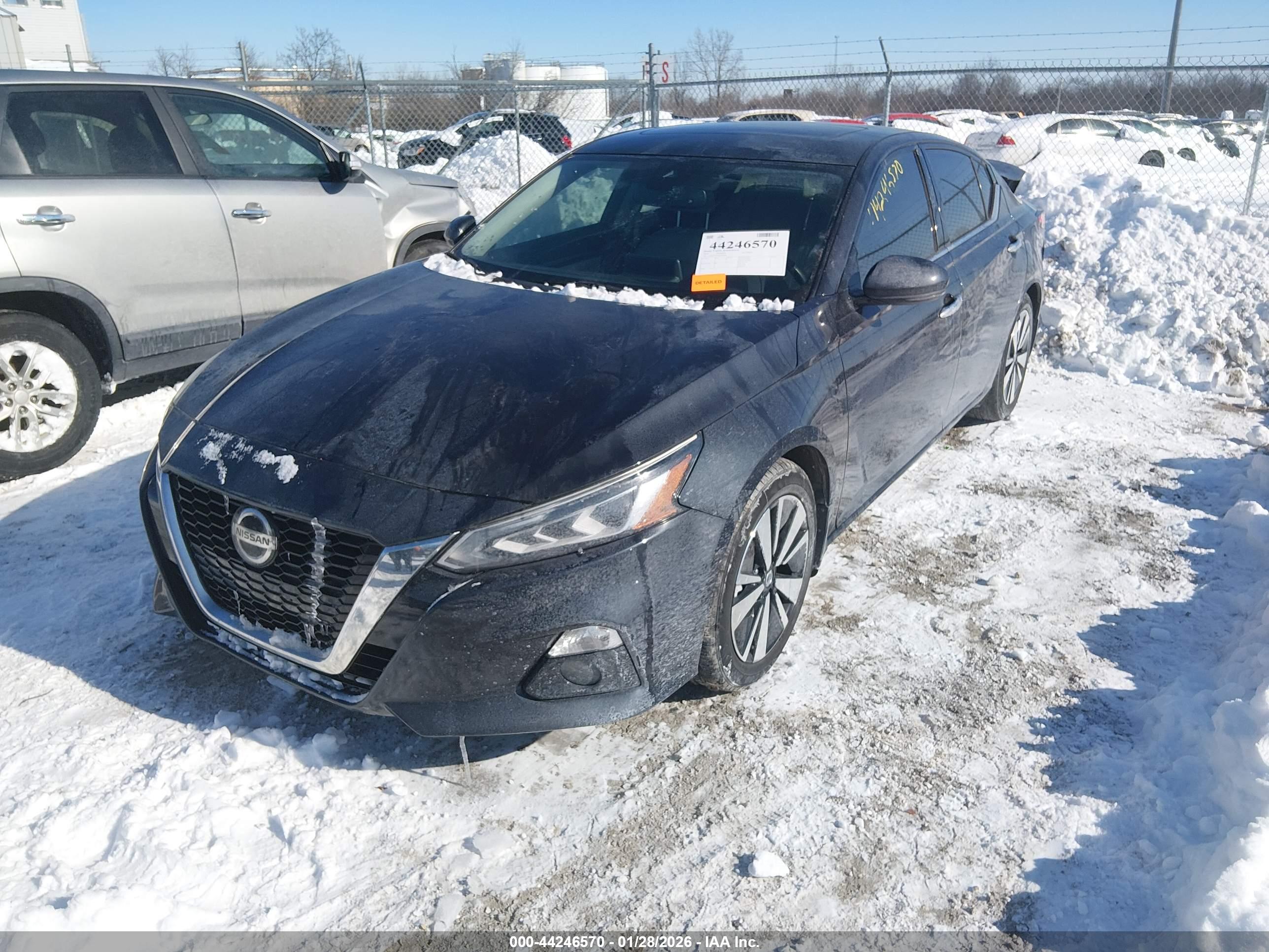 NISSAN ALTIMA image 2