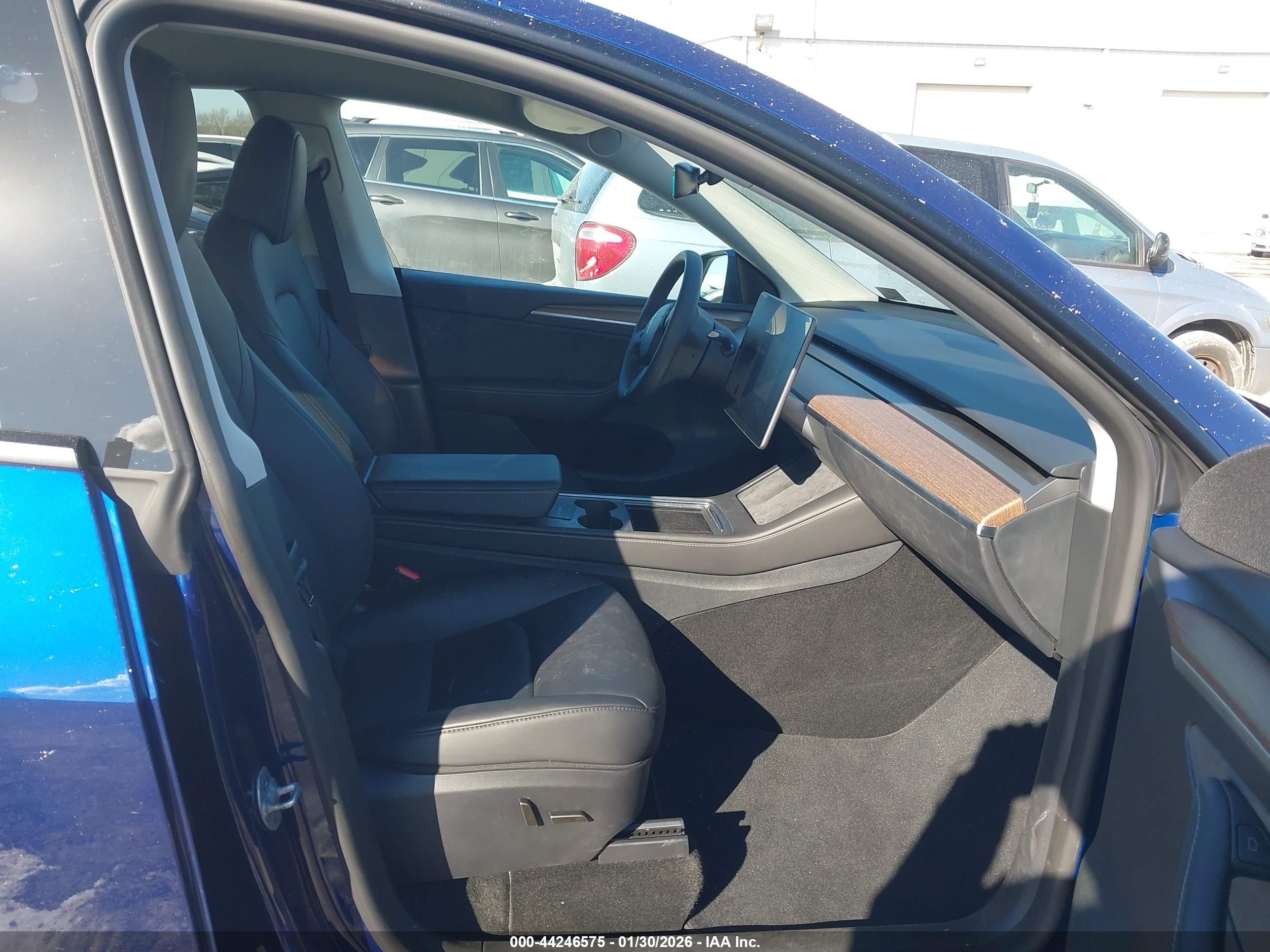 TESLA MODEL image 5