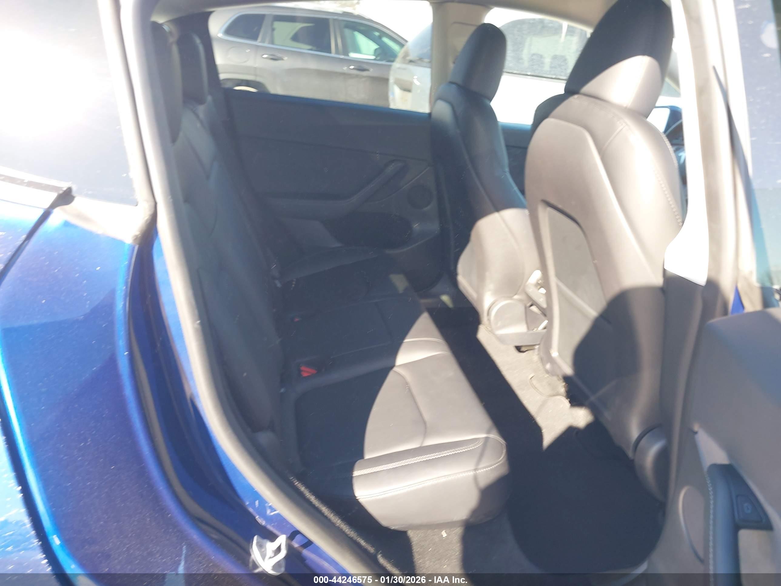 TESLA MODEL image 8
