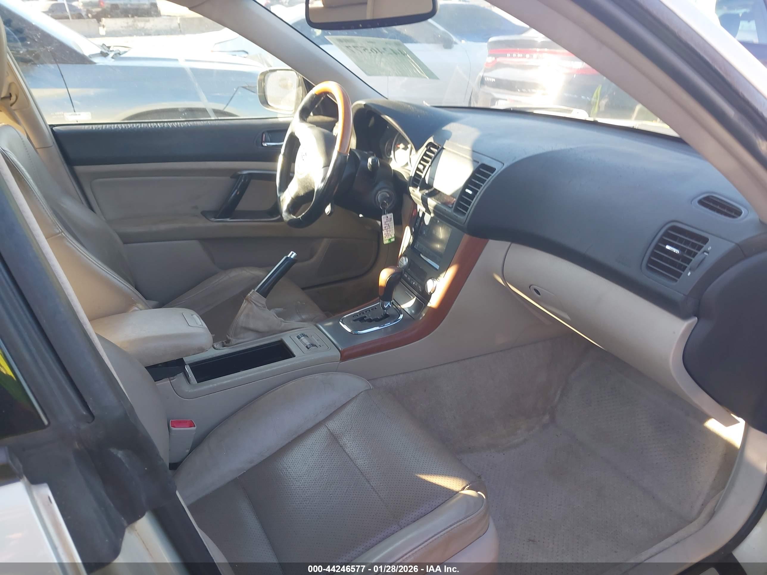 SUBARU OUTBACK image 5