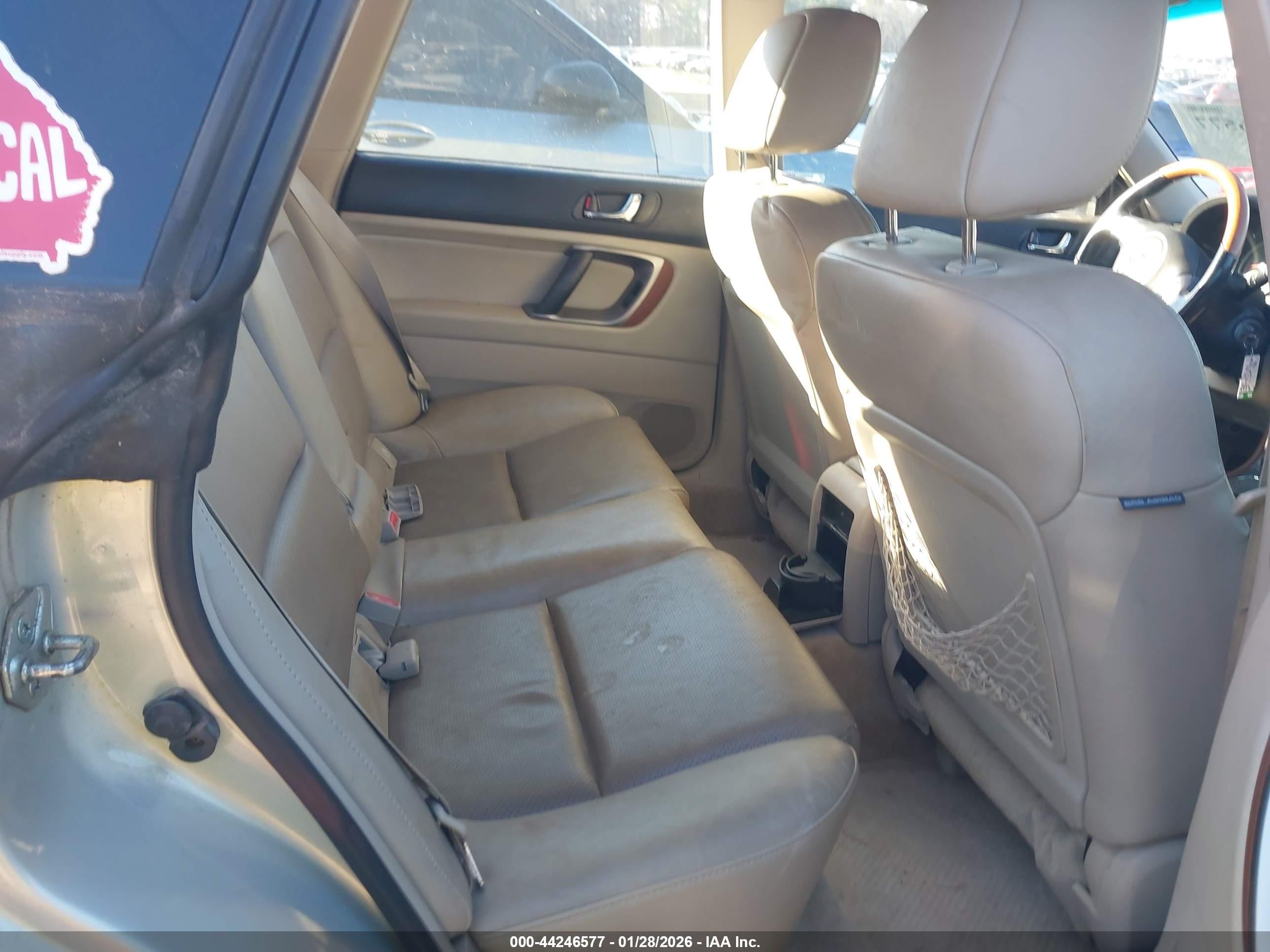 SUBARU OUTBACK image 8