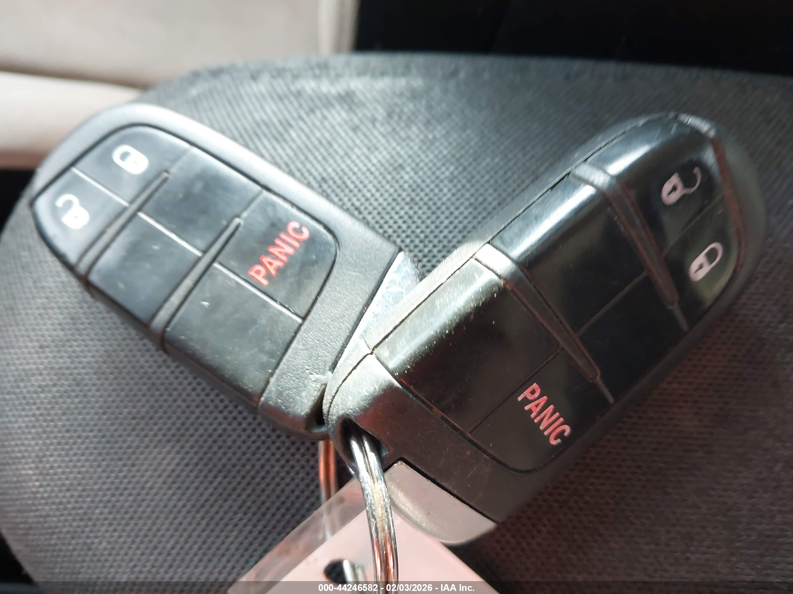 JEEP RENEGADE image 11