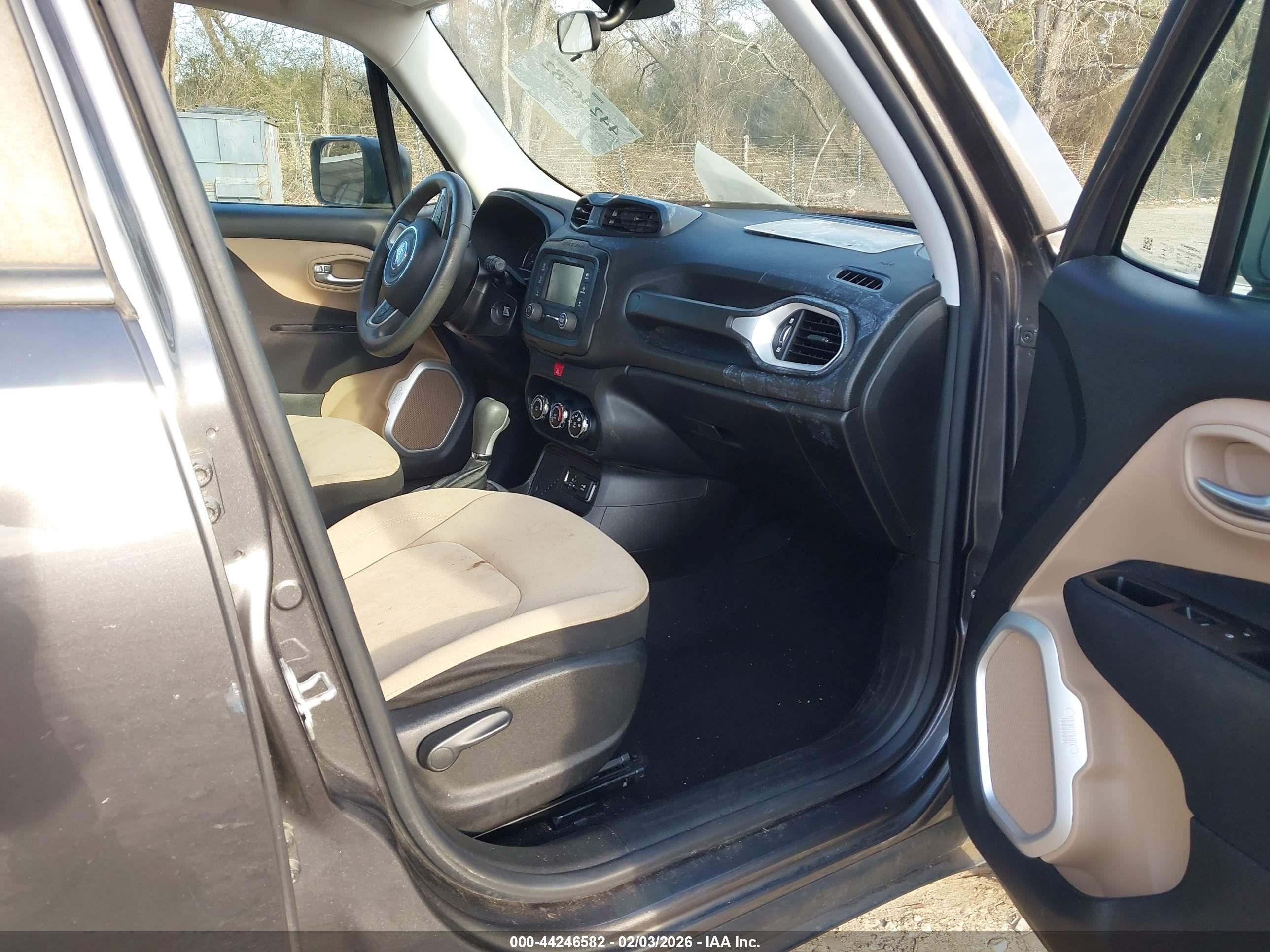 JEEP RENEGADE image 5