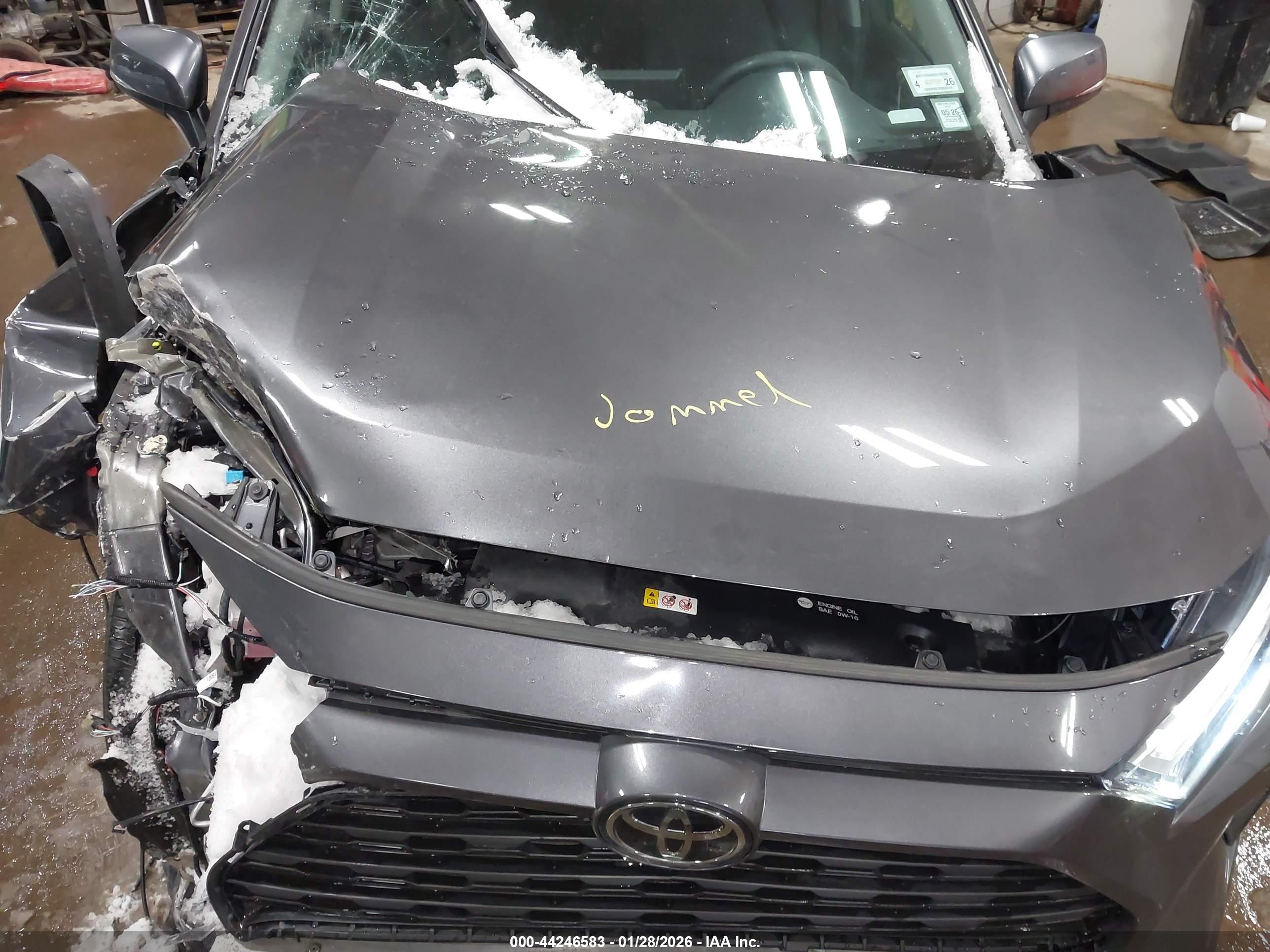 TOYOTA RAV4 image 10